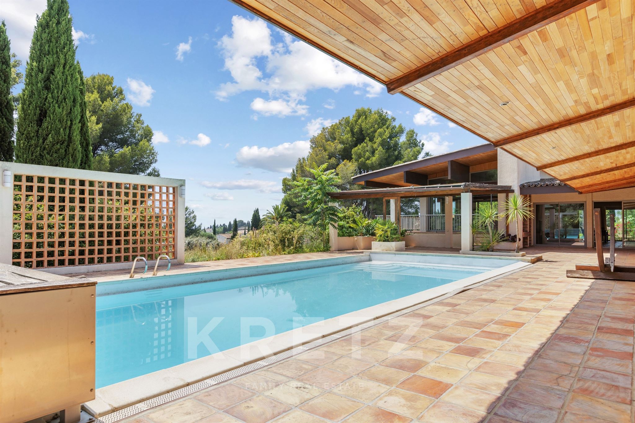 Maison 12 pièces à Sanary-sur-Mer sur terrain arboré de 3 000 m²