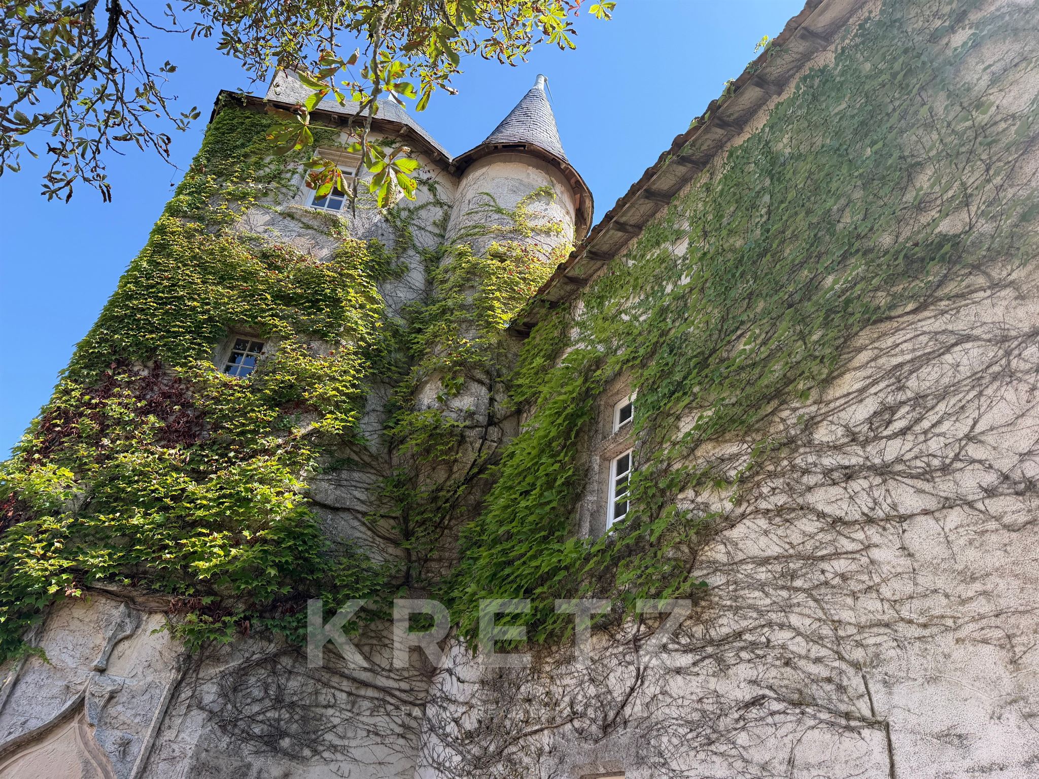 HISTORIC CHÂTEAU • A THOUSAND YEARS OF HISTORY WITHIN A PRIVATE ESTATE