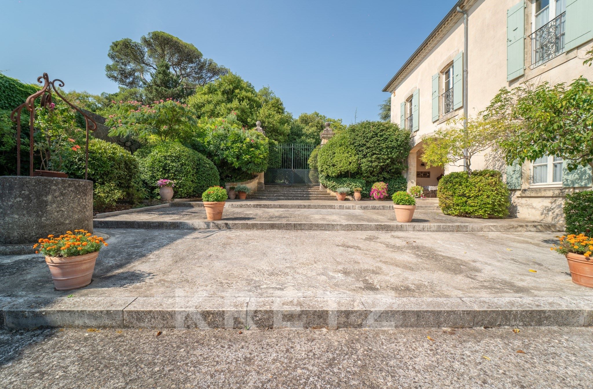 Domaine d'exception de 1300m2 sur un parc paysager de 1,5ha au coeur de la Vaunage