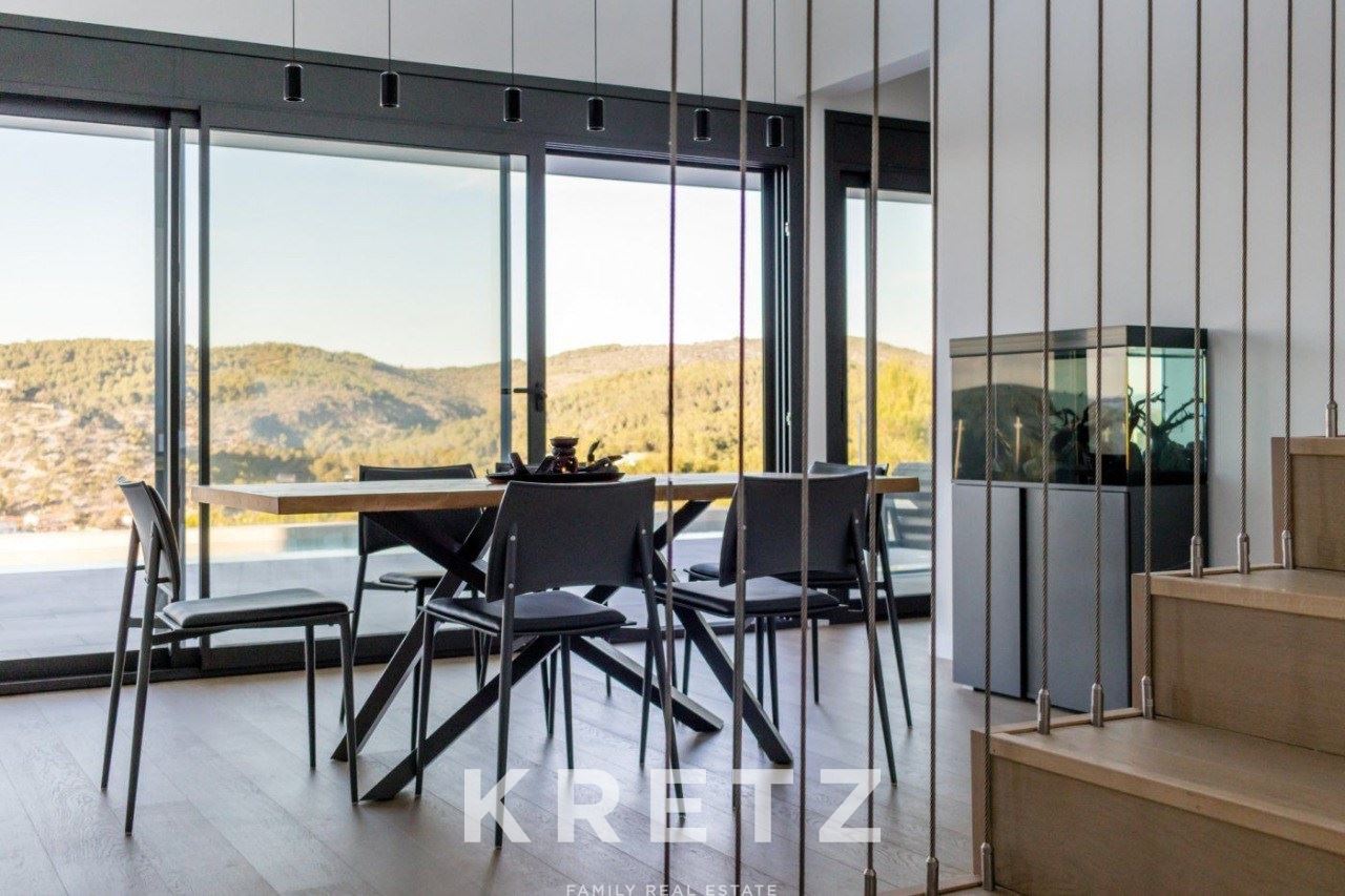 Villa contemporánea con vistas panorámicas – Elegancia a 5 minutos de Sitges