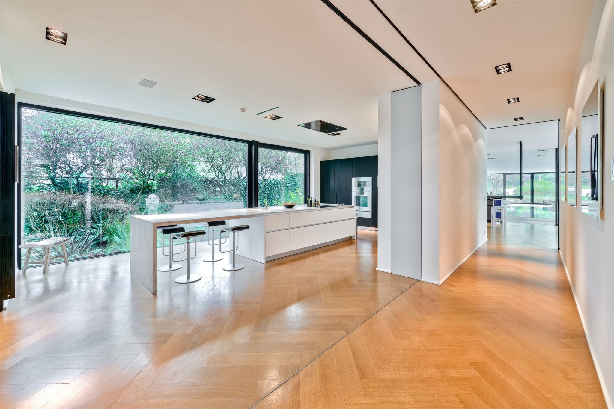 Contemporary Villa – Observatoire District – 750 m²