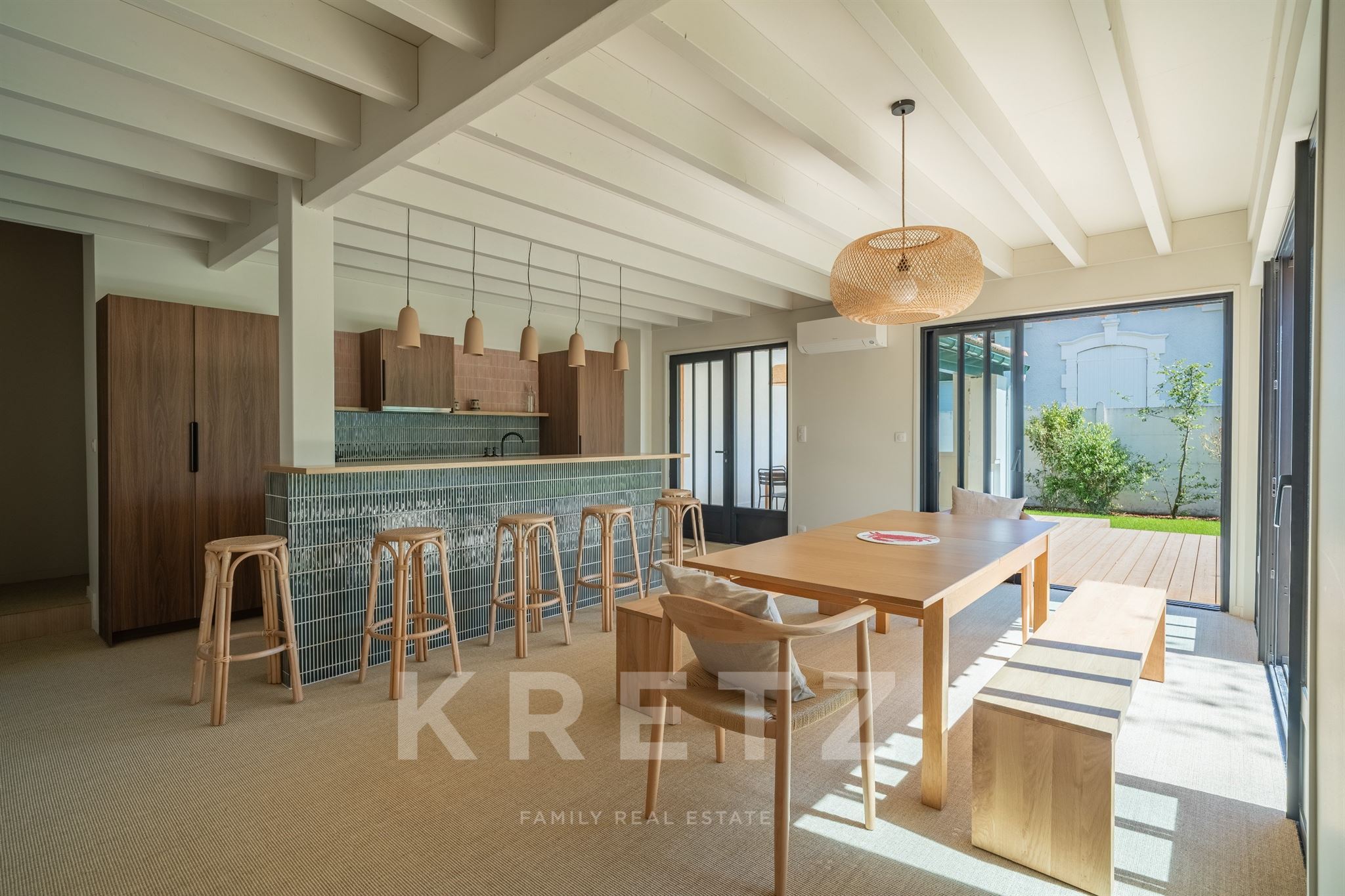 Exceptional Villa in Andernos-les-Bains – Just 150 meters from the Bay