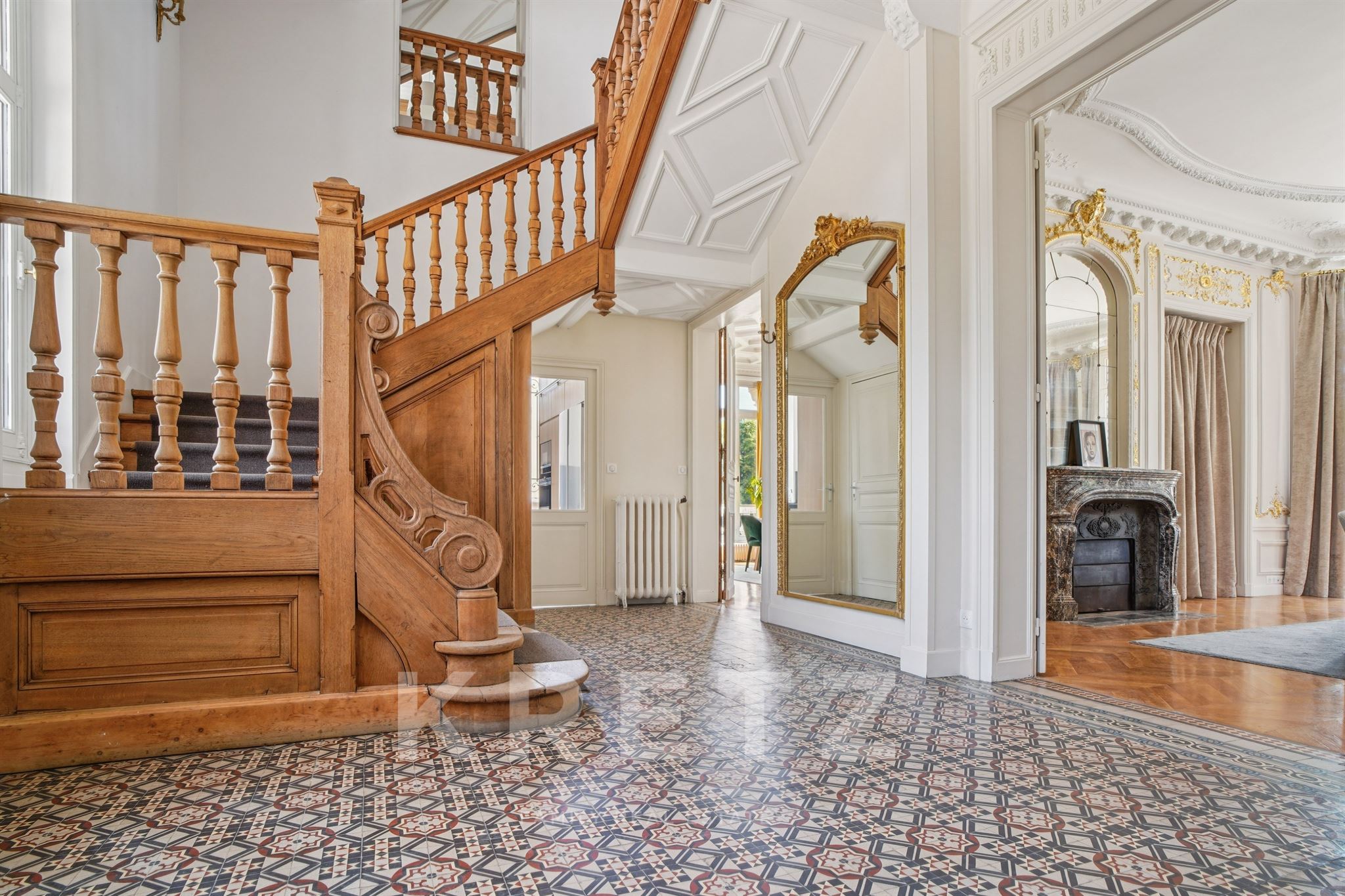 Castle • Le Vésinet • 18 Rooms • 12 Bedrooms