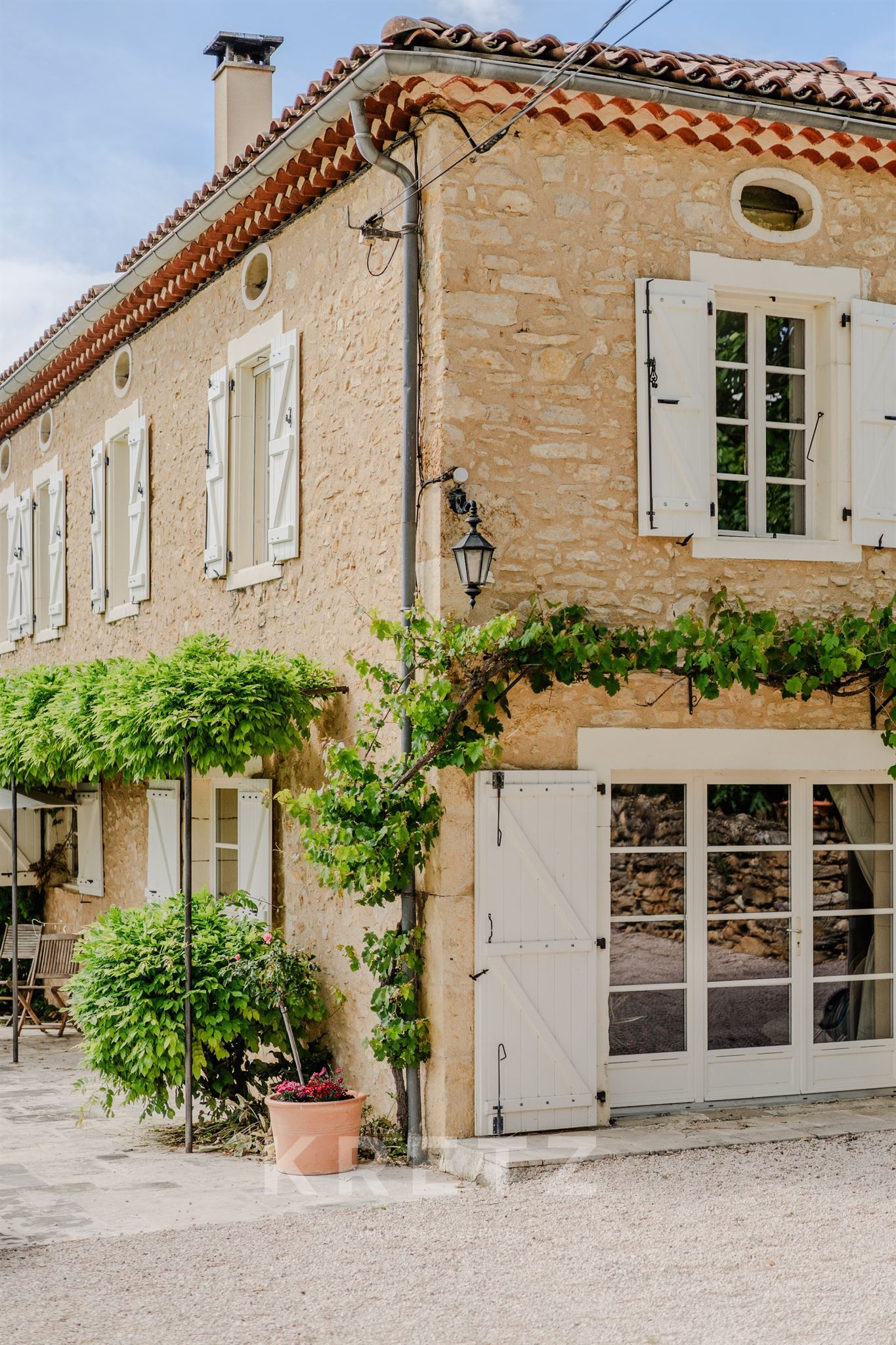 Character property with 6 bedrooms – 460 sqm – 5.7 hectares – pool – near Toulouse, South of France