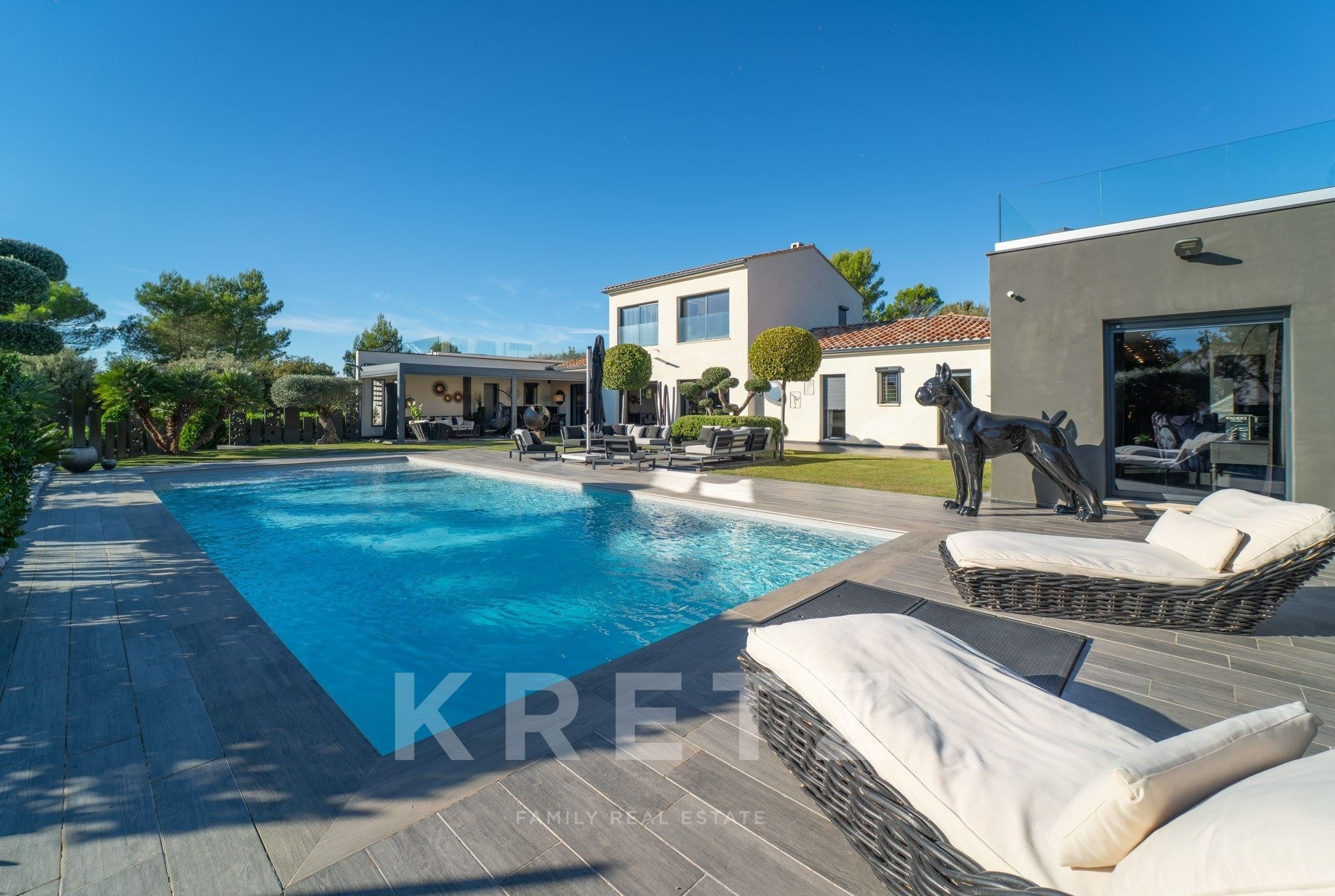 Villa contemporaine extraordinaire proche Gordes
