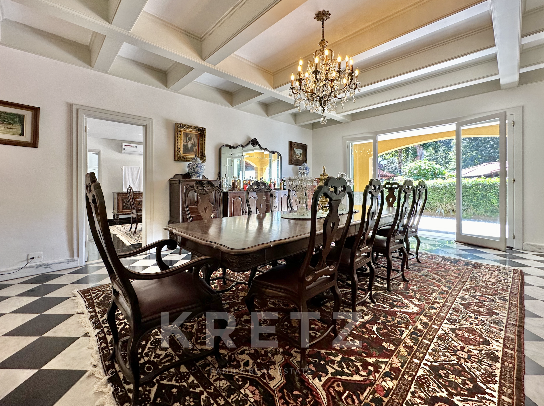 Exceptional manor house with sea view
