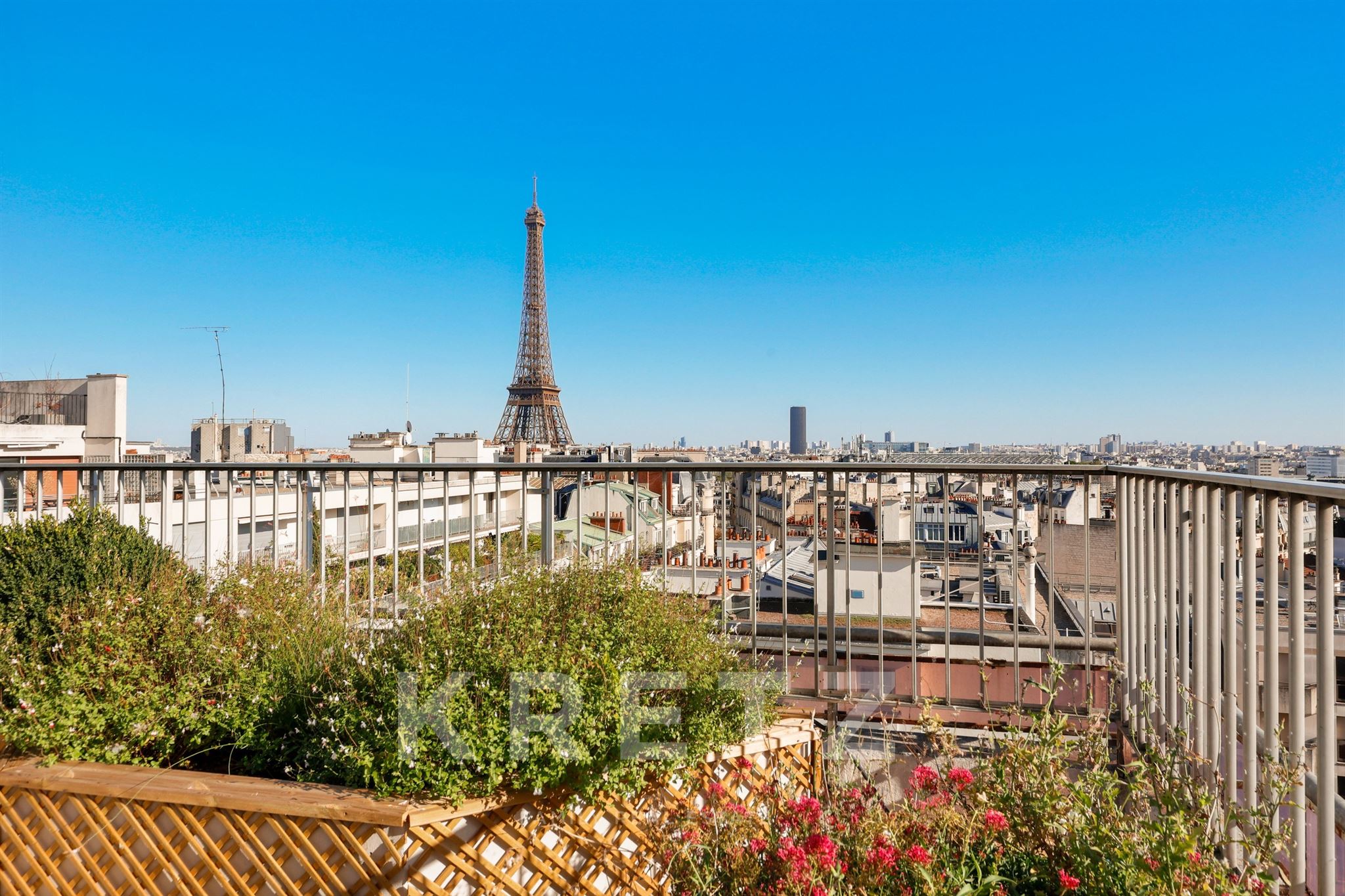 Duplex en dernier étage avec de multiples terrasses et vues dégagées sur la Tour Eiffel et Paris - Trocadero