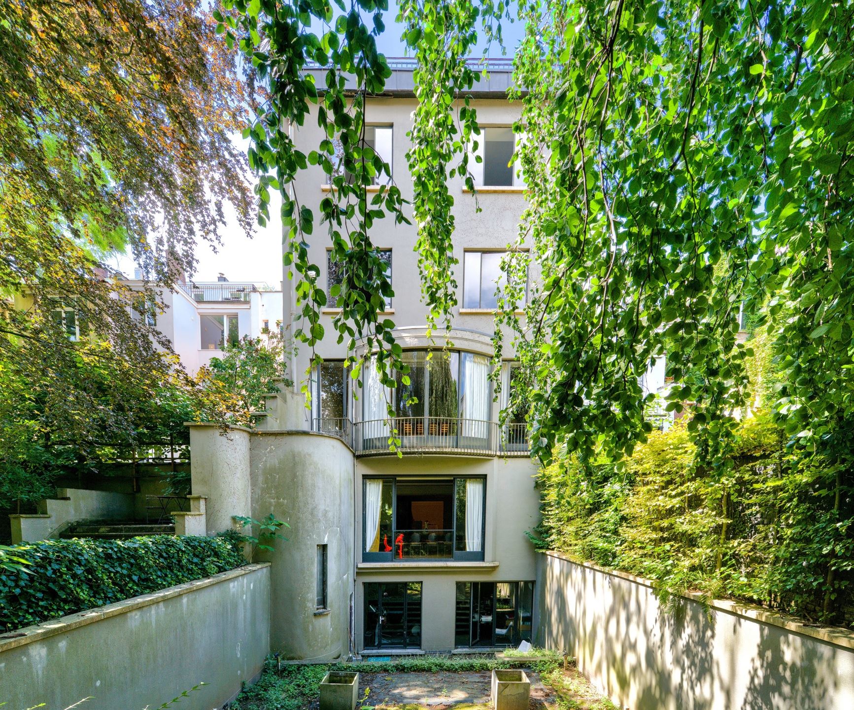 Brugmann, Sumptuous Private Hotel on a park of 14 ares