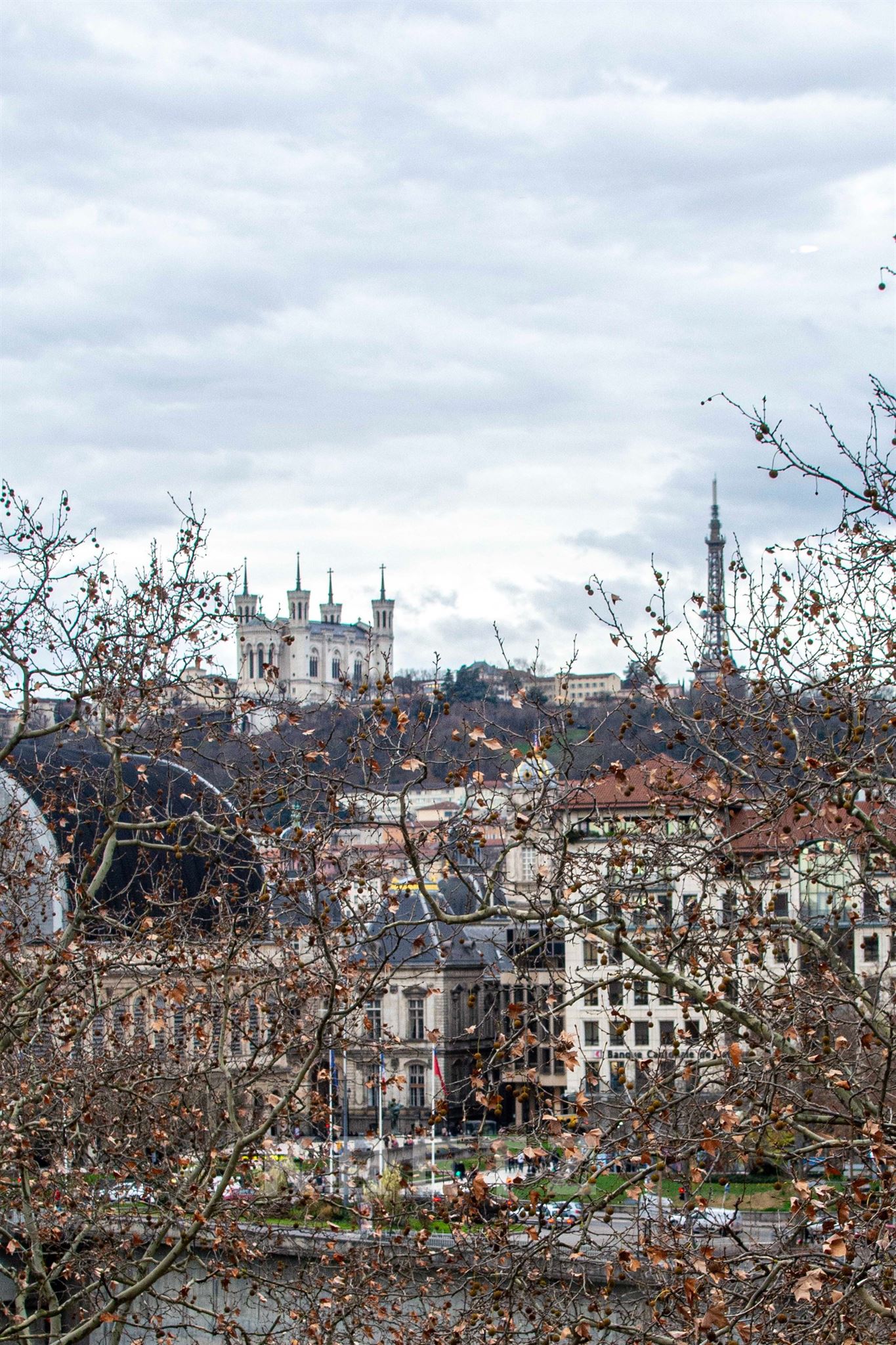 LYON 6 – RHÔNE RIVERBANK – TOP FLOOR – PANORAMIC VIEWS OF FOURVIÈRE