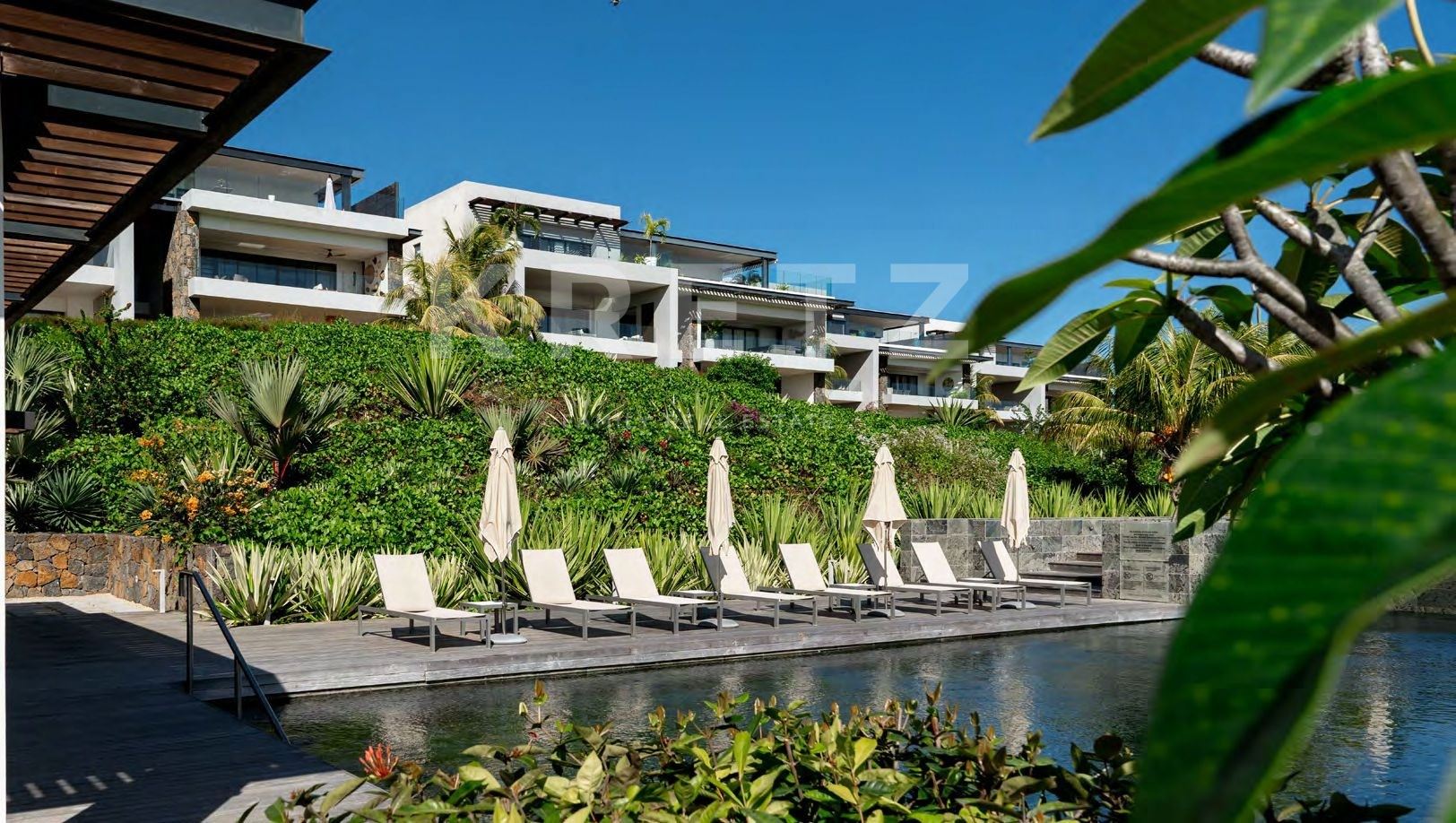 Luxury waterfront apartment in a peaceful setting