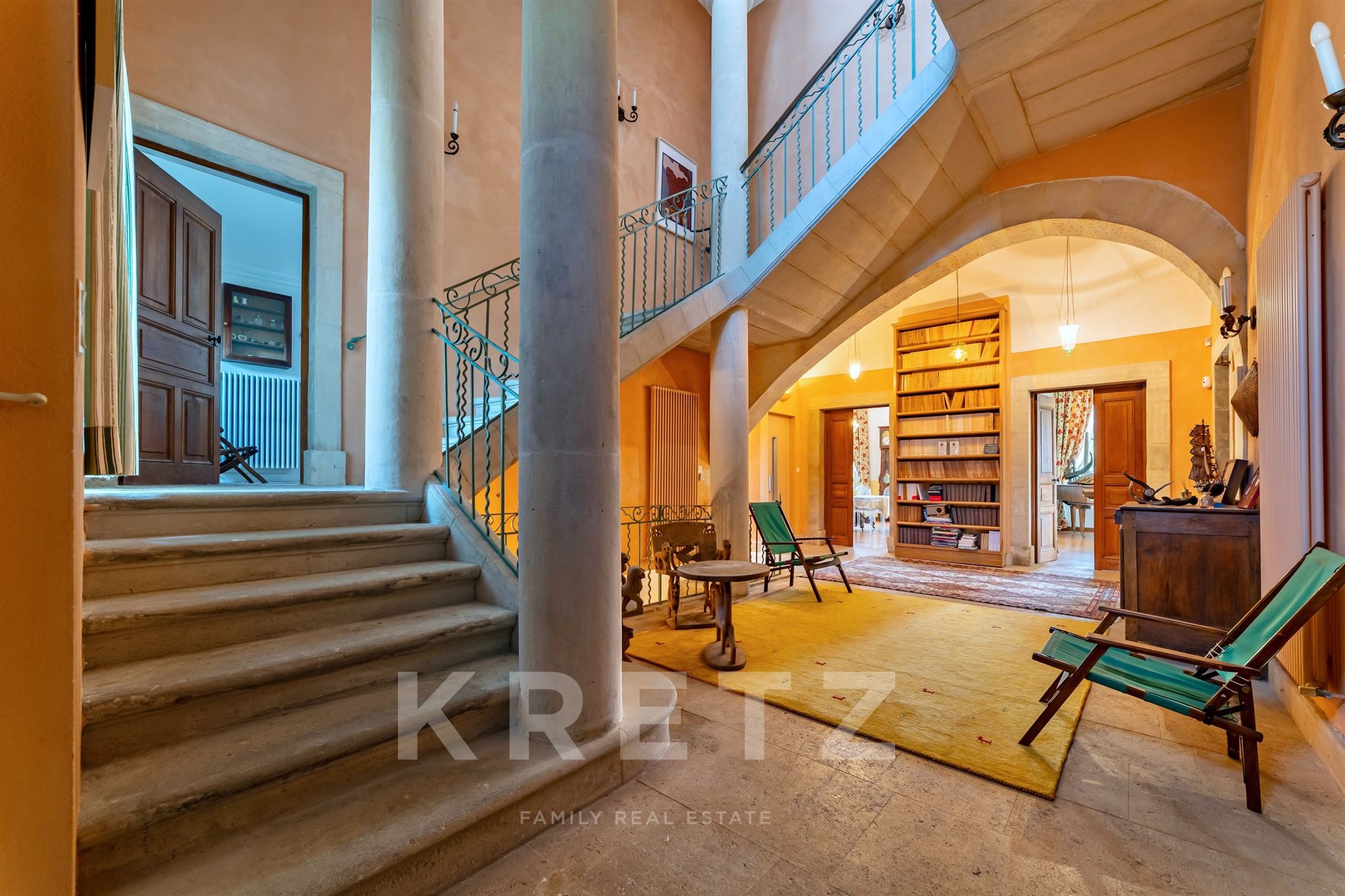 18th-Century Private Mansion with landscaped garden, swimming pool and outbuildings