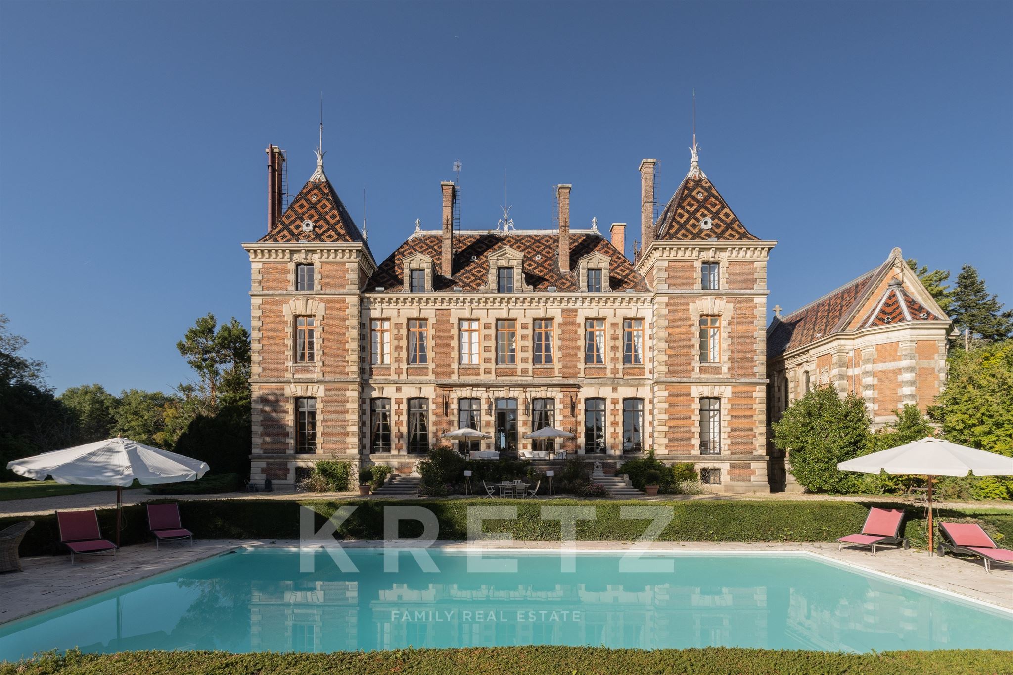 19th-century elegance: castle and 50-hectare estate 1 hour from Lyon