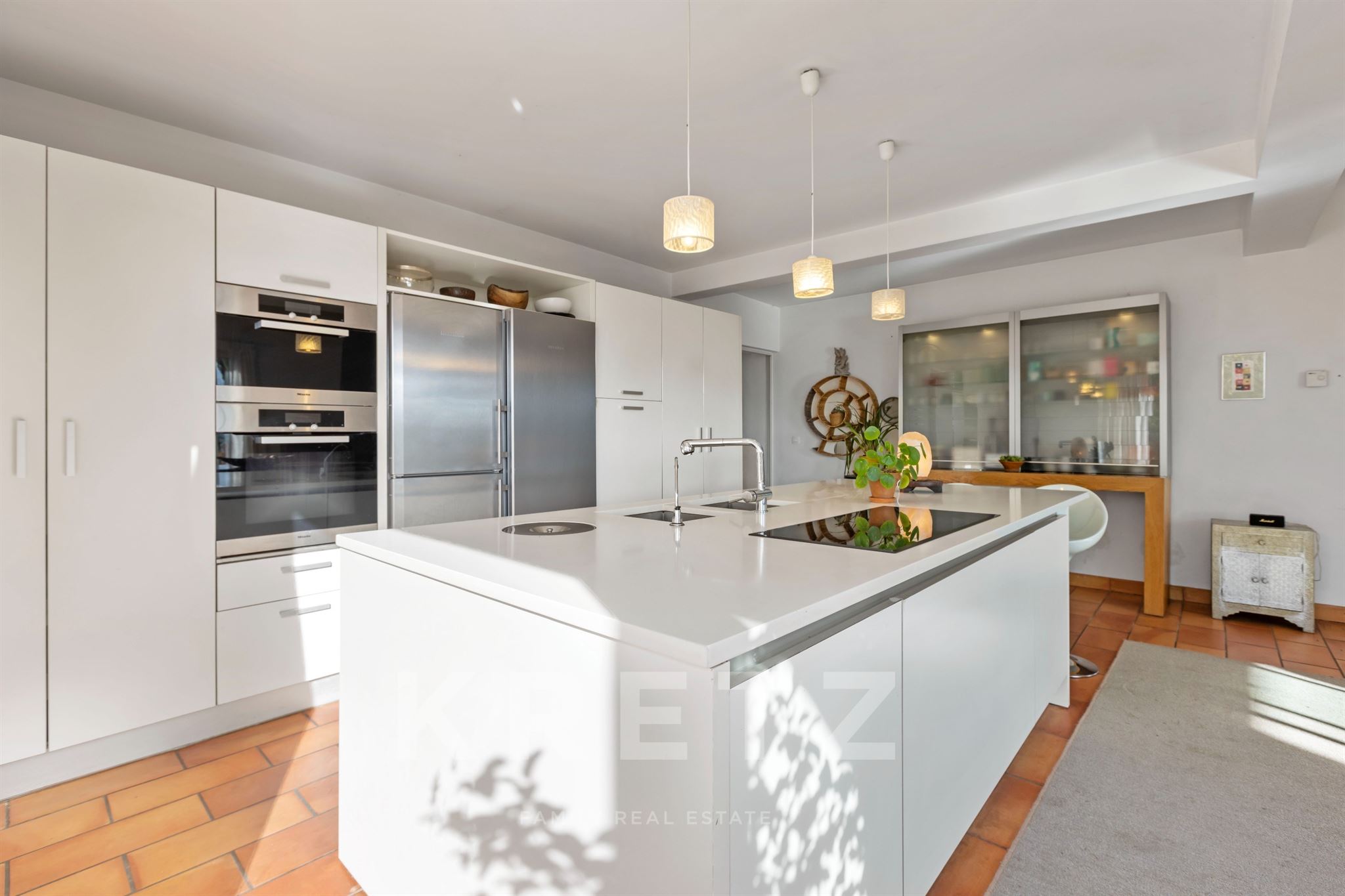 Maison d'architecte à Villeneuve de près de 290m2