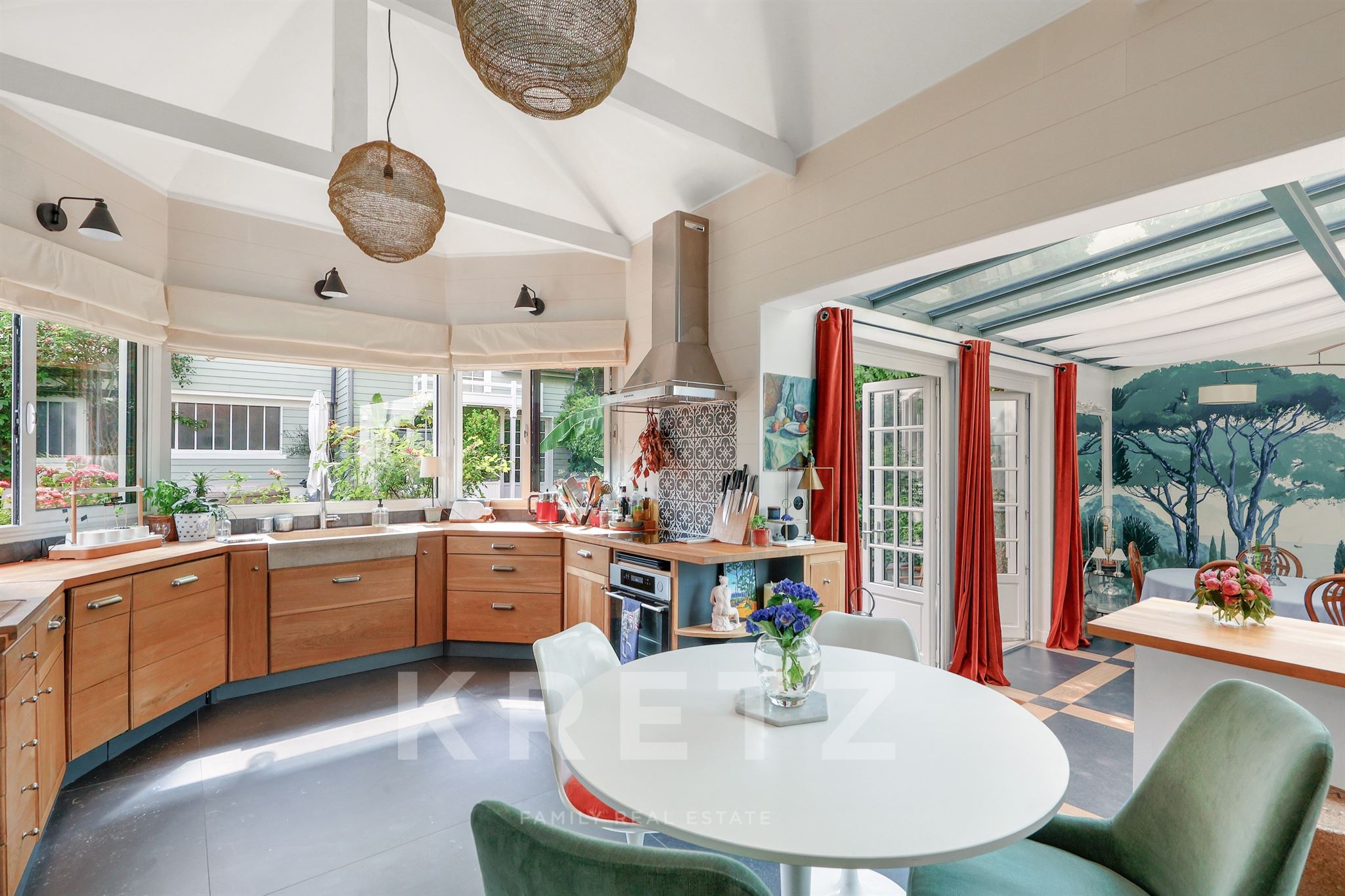 Maison d'exception avec grand jardin et dépendance au coeur de Courbevoie