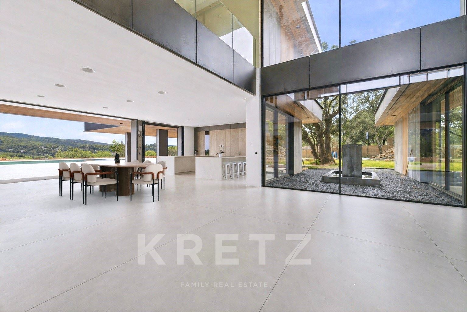 Ultra-contemporary 1000m2 villa with exceptional amenities