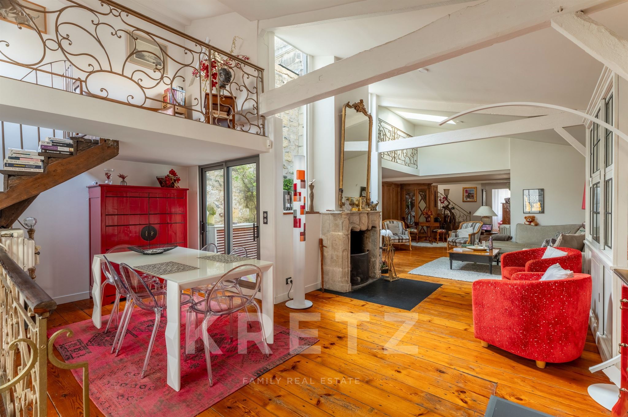 Bordeaux Chartrons: Exceptional loft house with terrace, cinema room and 100 m² garage