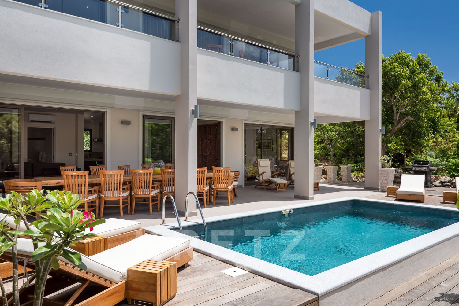 Architect-designed villa overlooking Saint Jean bay