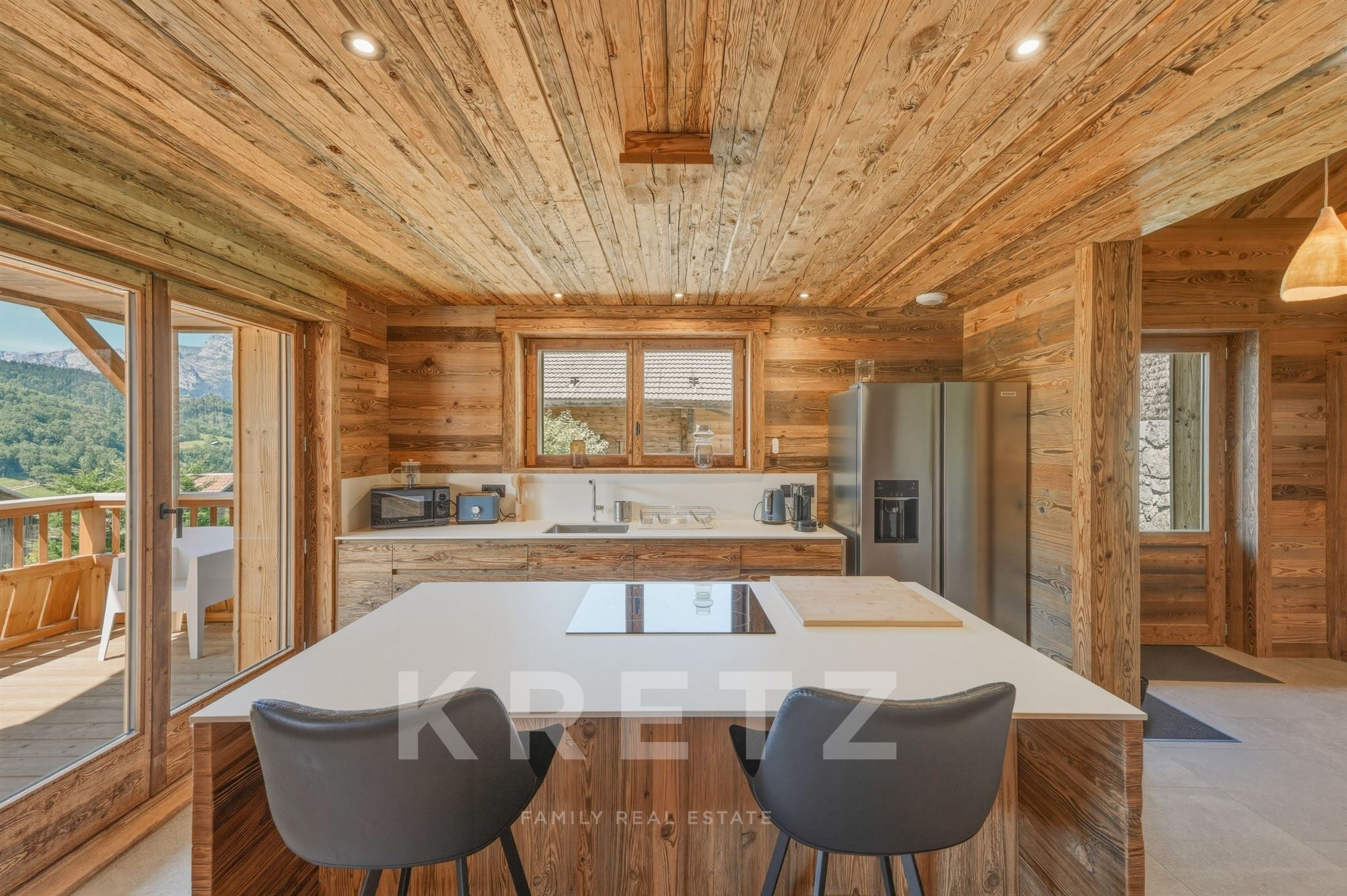Manigod, Haute-Savoie – Beautifully Renovated Traditional Savoyard Farmhouse – 220 m² of Living Spac