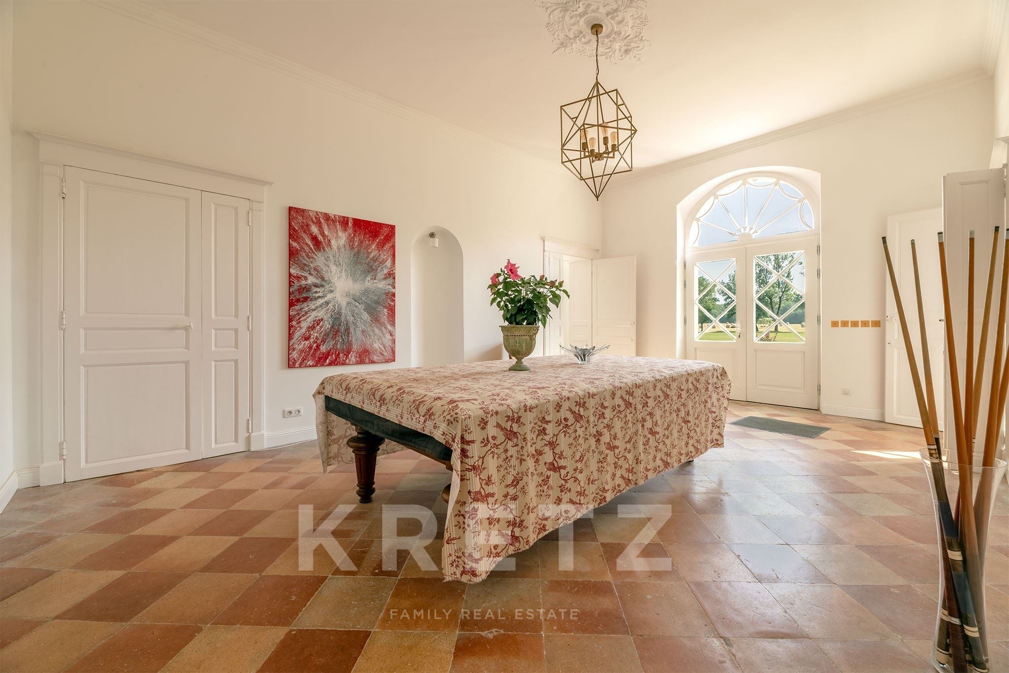266 sqm villa with exceptional volumes