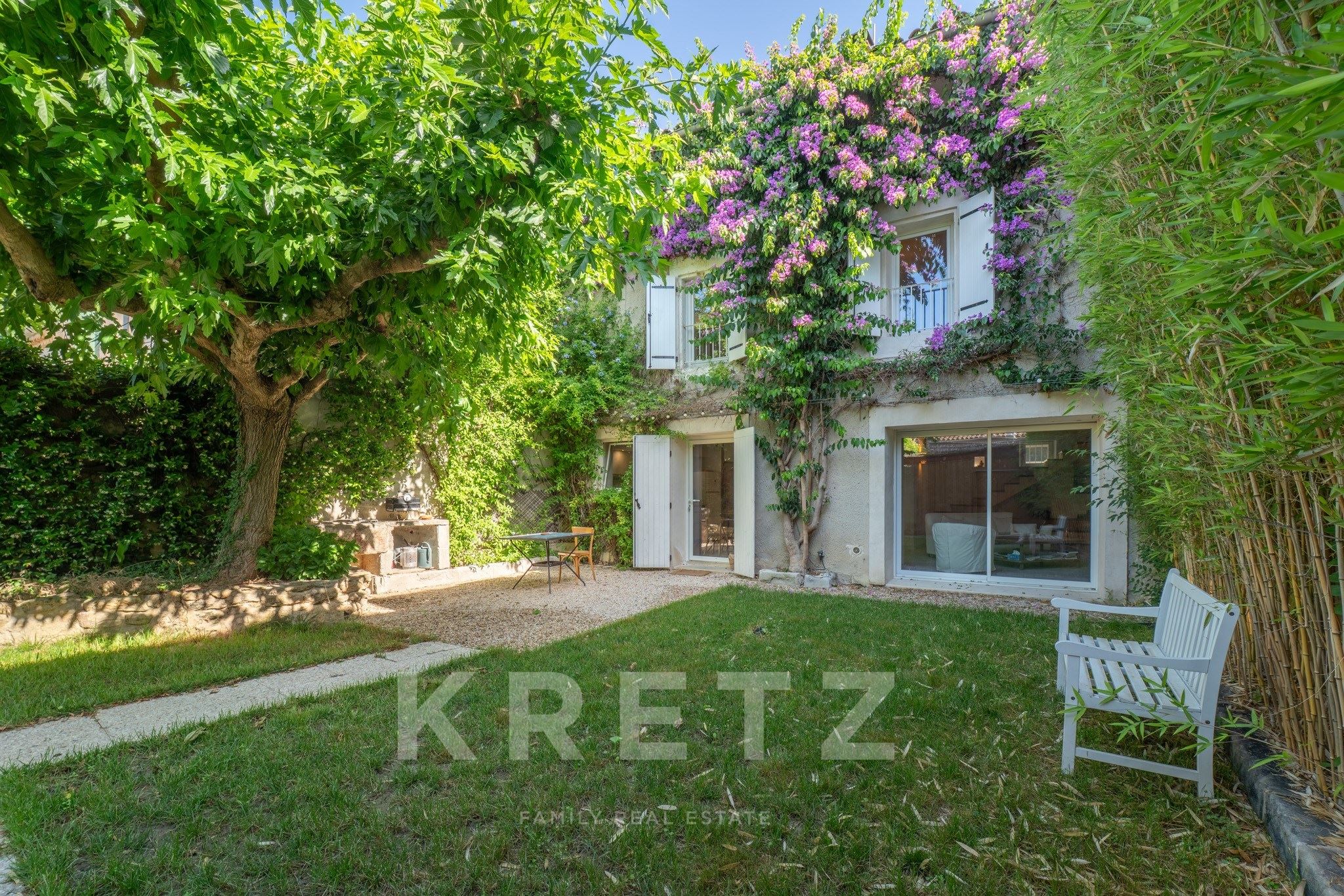 Graveson – Renovated Character Village House with Garden and Garage