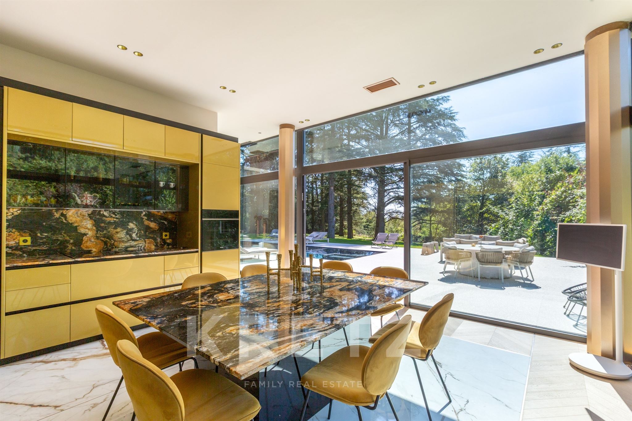 Moradia de luxo concebida por um arquiteto