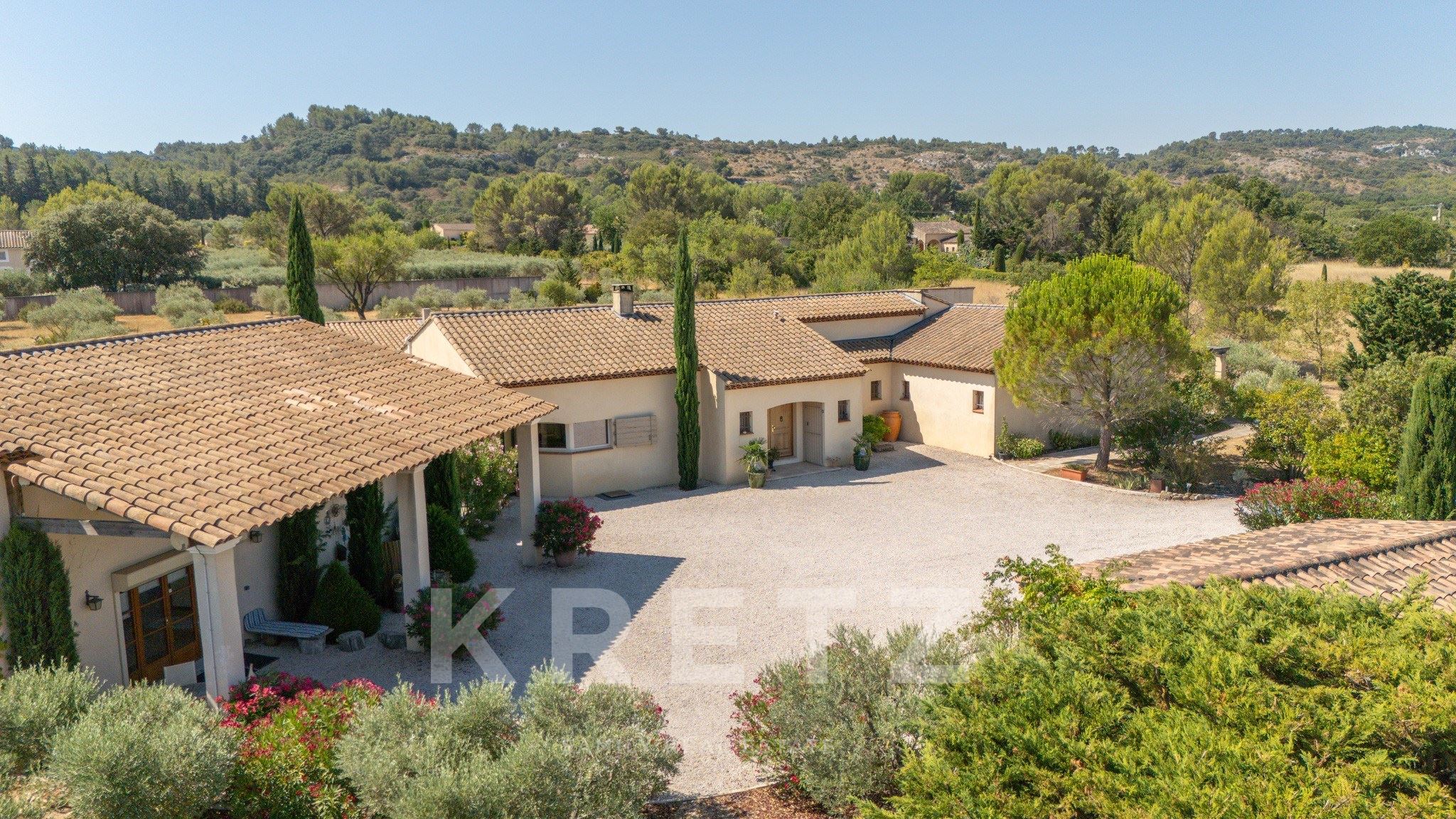 Alleins – Élégante propriété d'architecte entre les Alpilles et le Luberon