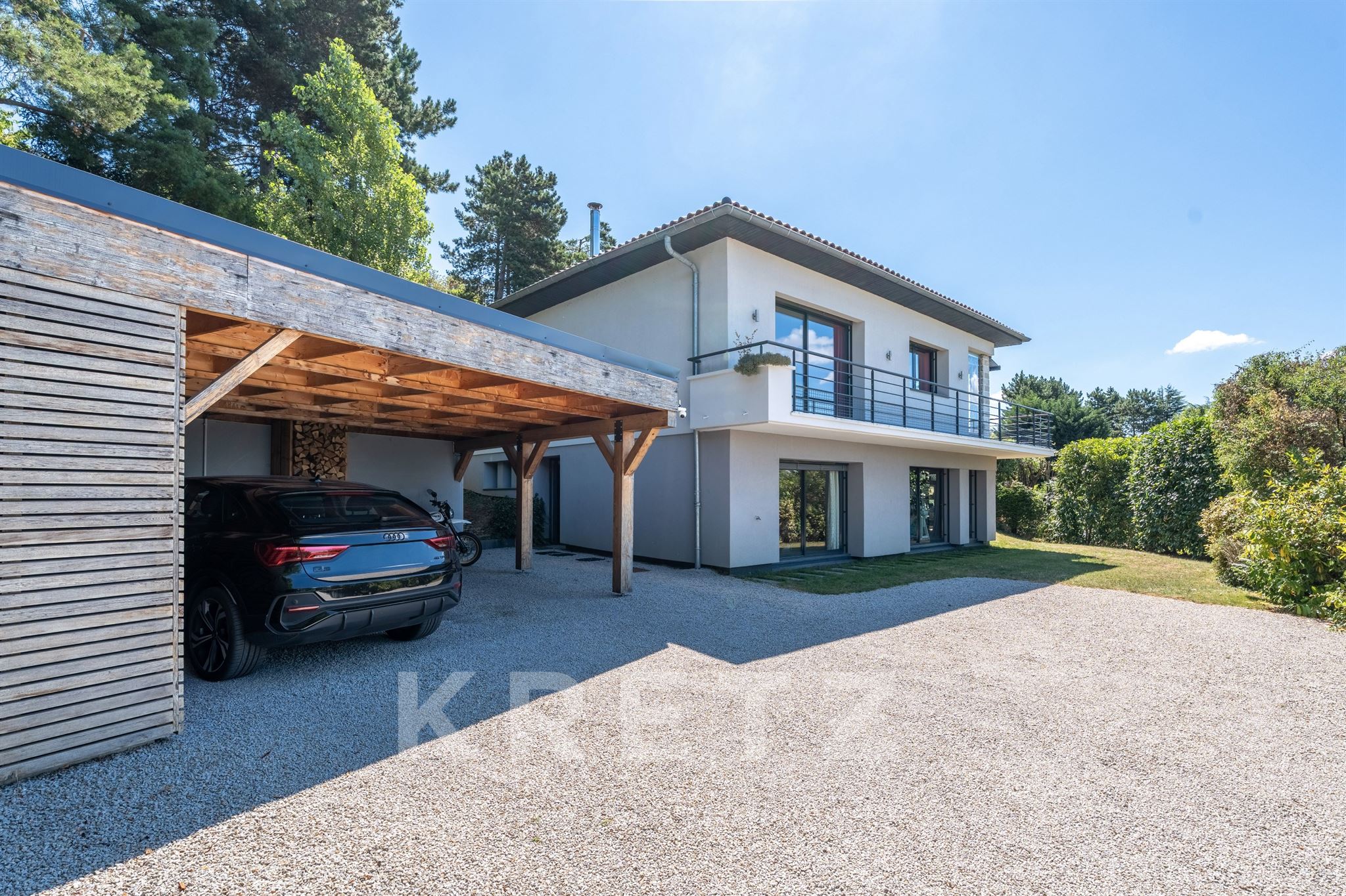 Villa contemporaine avec vue dominante