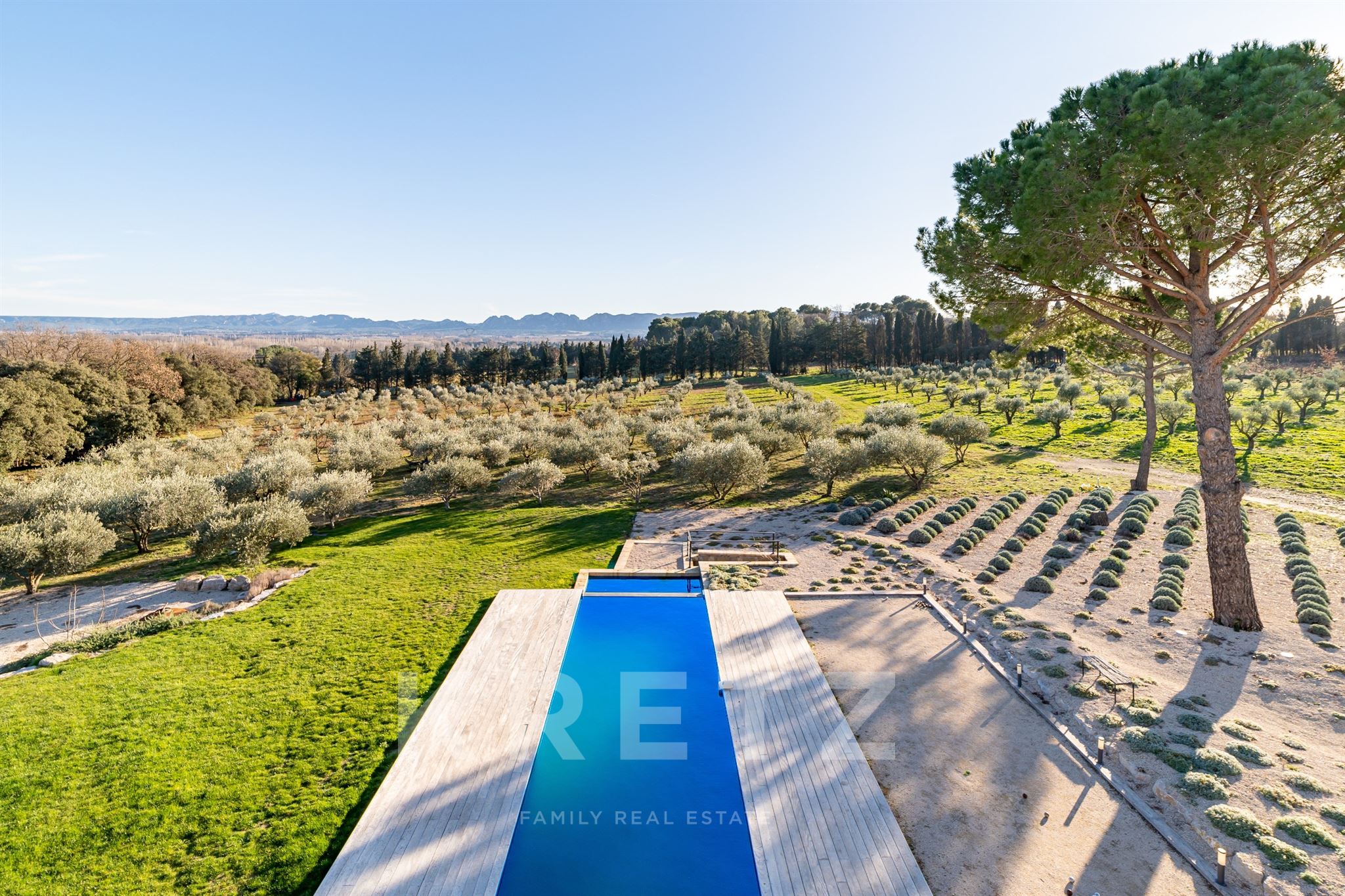 Exceptional property with panoramic views over the Alpilles