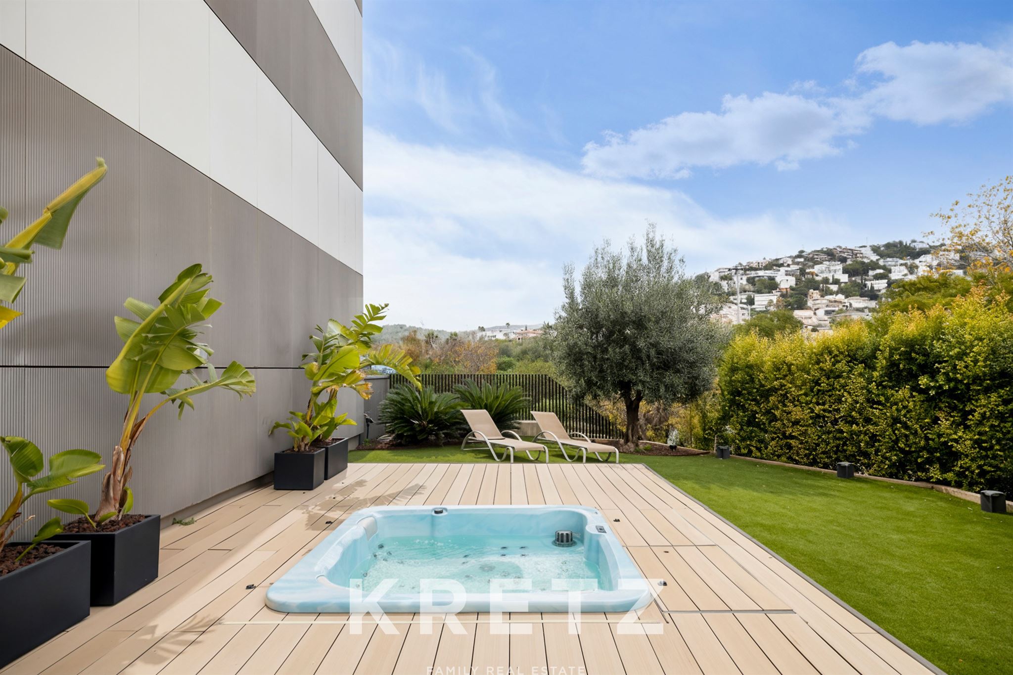 Apartment with Garden in Aiguadolç – Sitges