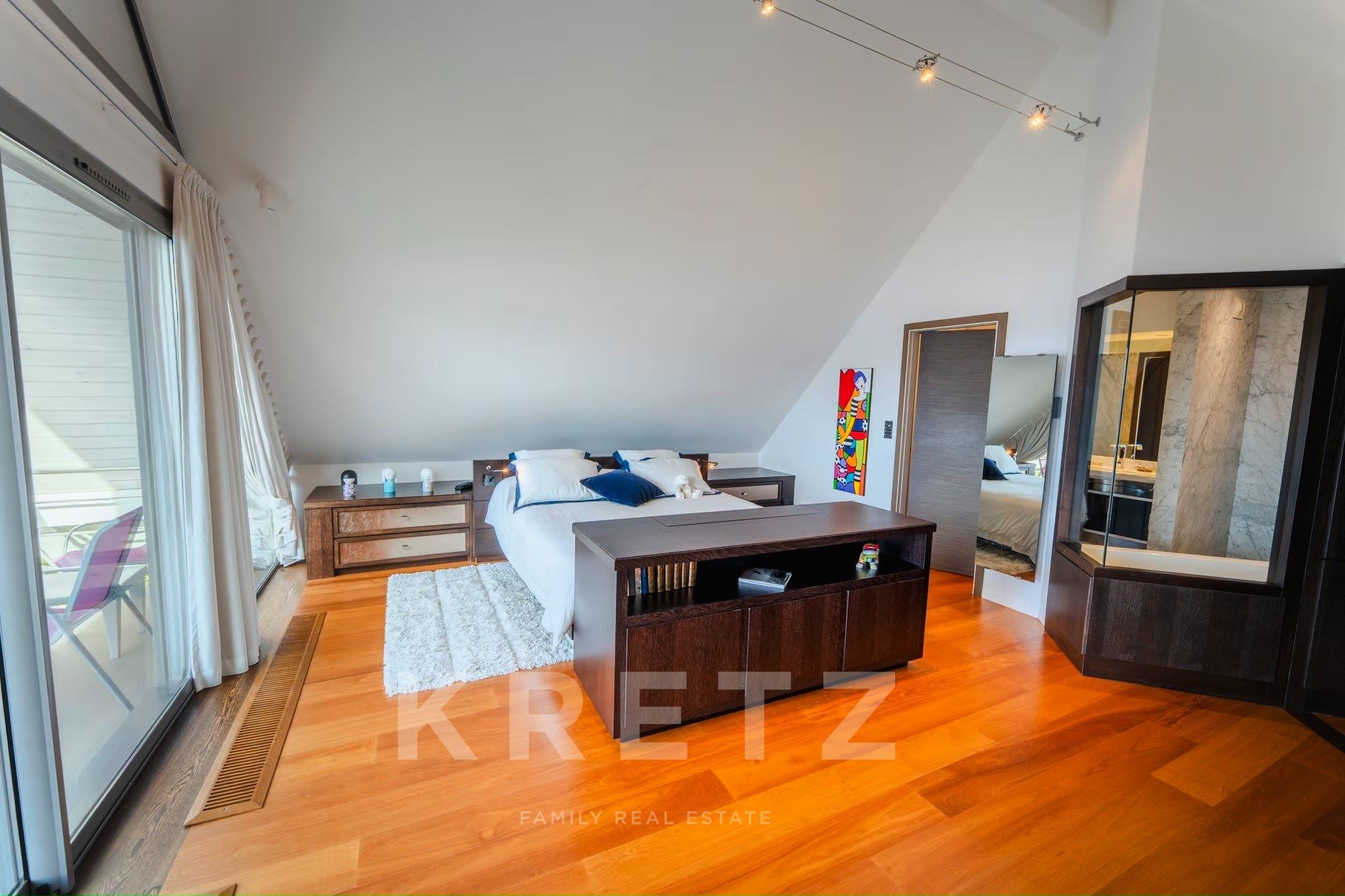 Annecy – Veyrier-du-Lac Exceptional Villa with Panoramic Views
