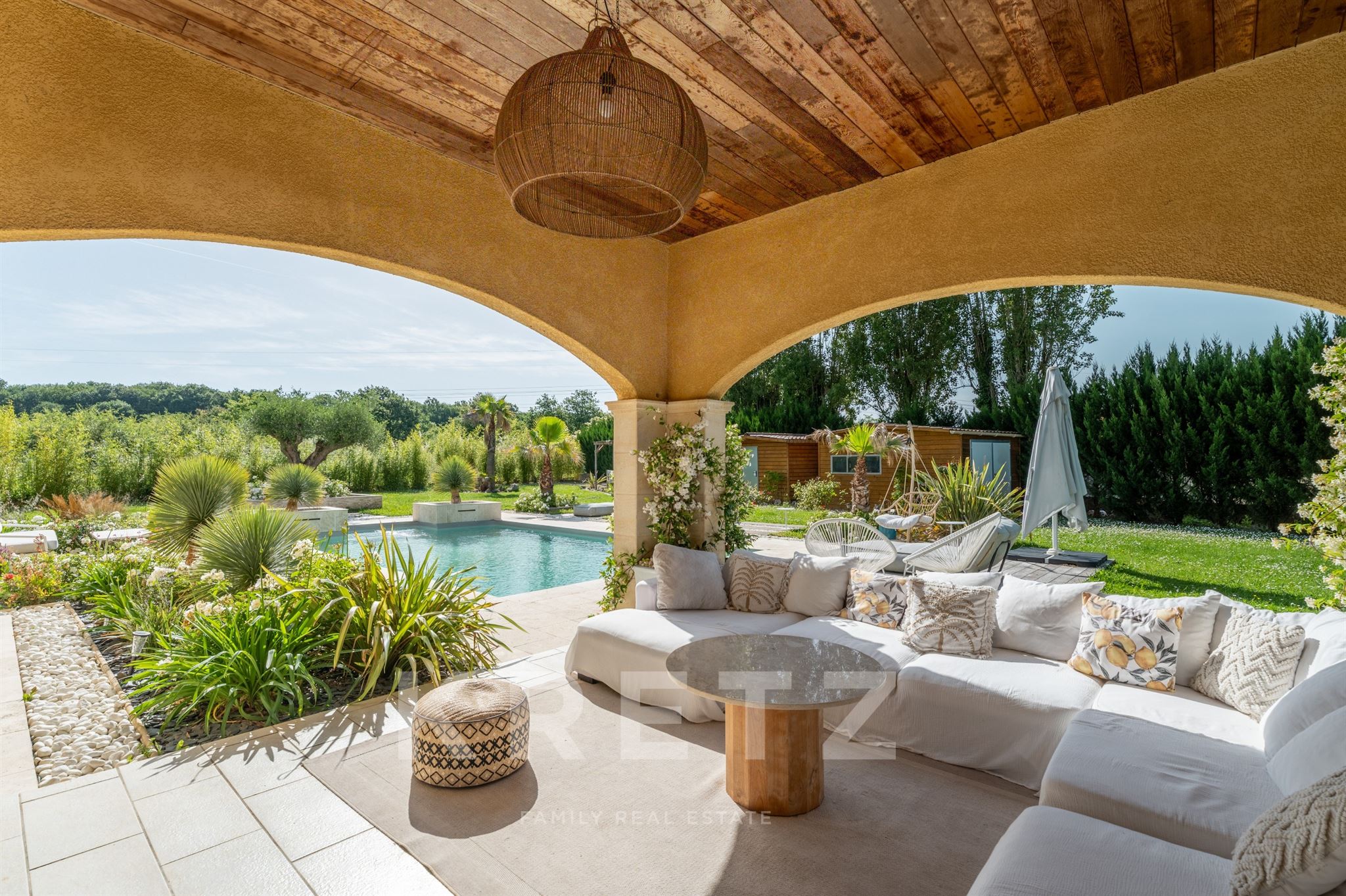 A secluded property on the edge of the forest – Southern charm just 15 minutes from Bordeaux