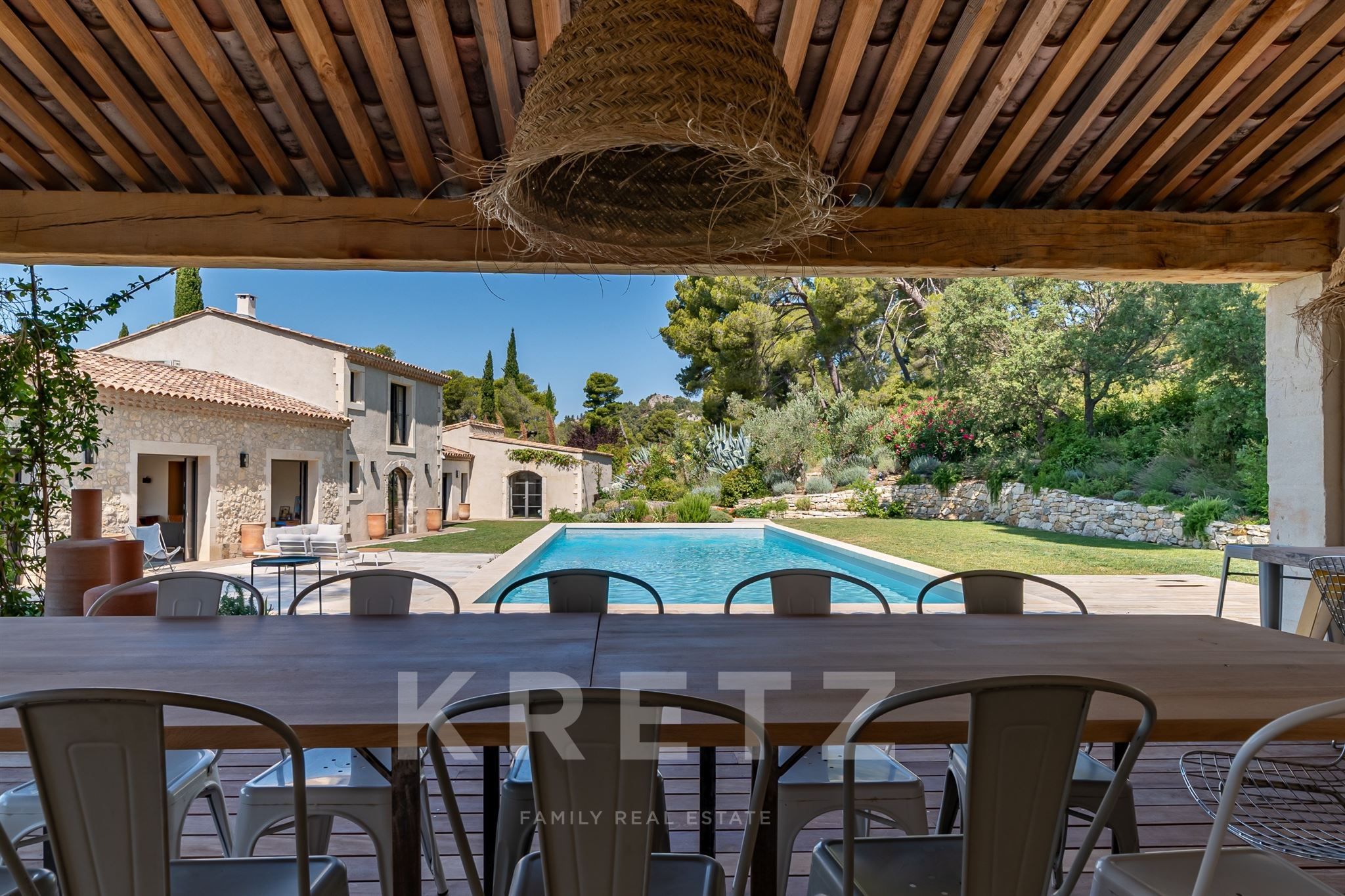 MAS D'EXCEPTION AU PIED DES ALPILLES 370 M2, 7 CHAMBRES