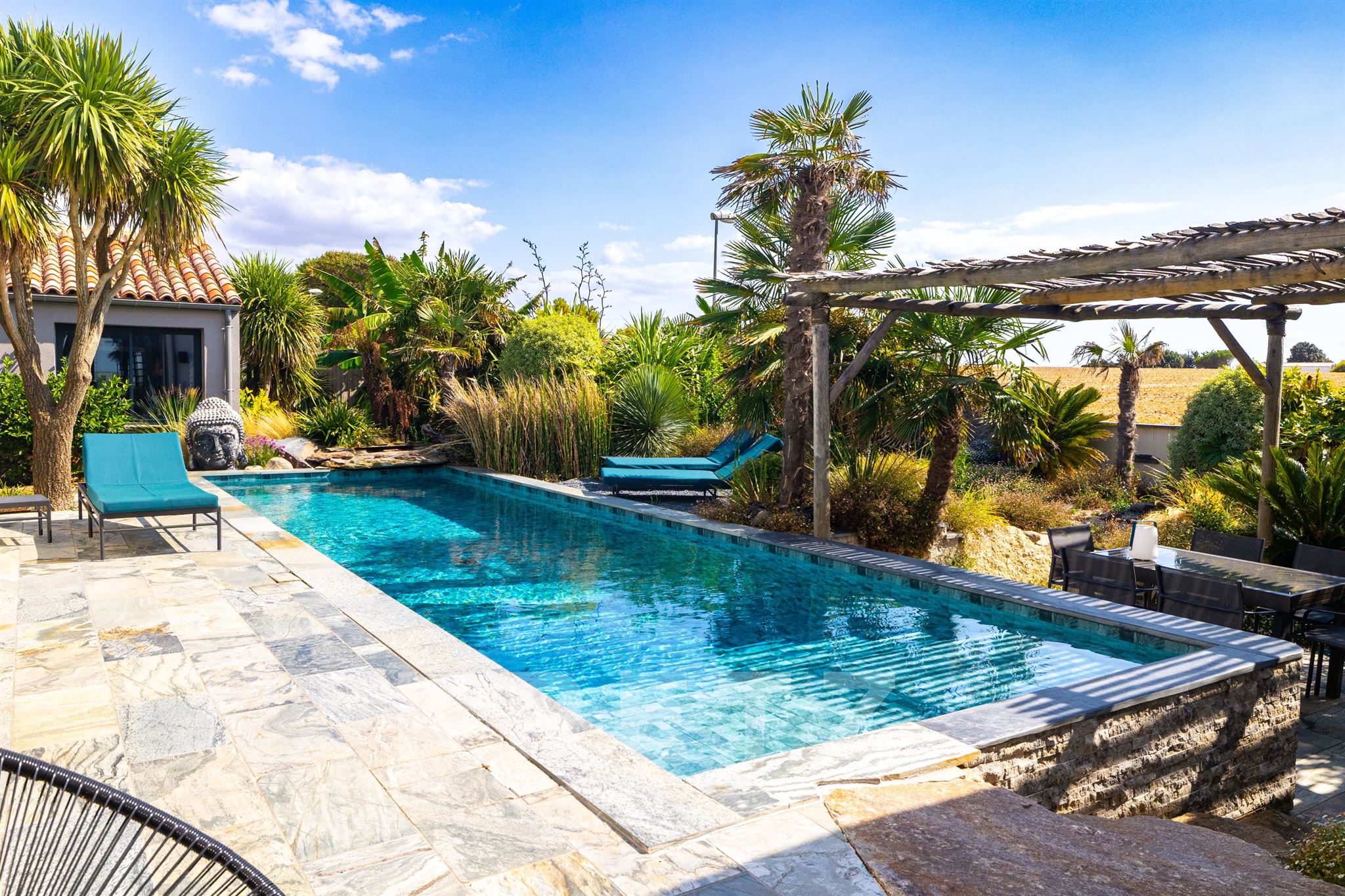 Contemporary Seafront Villa in L’Houmeau – Breathtaking Ocean Views