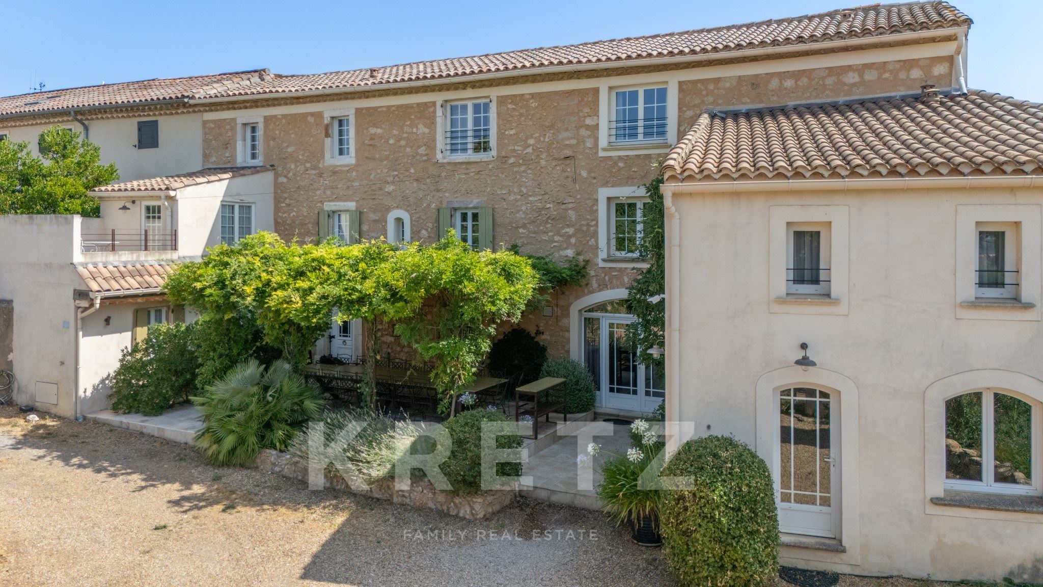 Character Property from the 19th Century in the Heart of the Minervois