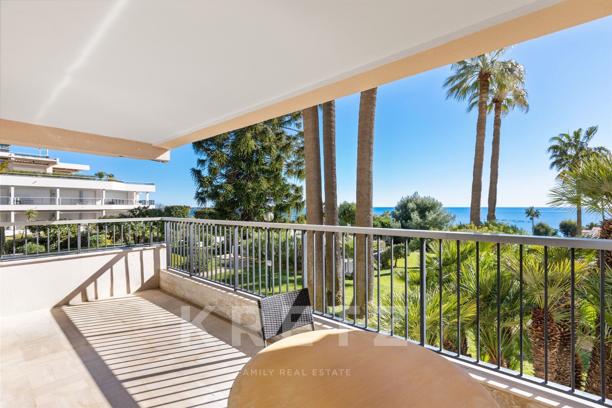 Sea View 4-Room Apartment in the Prestigious La Mer–Le Puadon–Cannes Eden Area, Vallauris