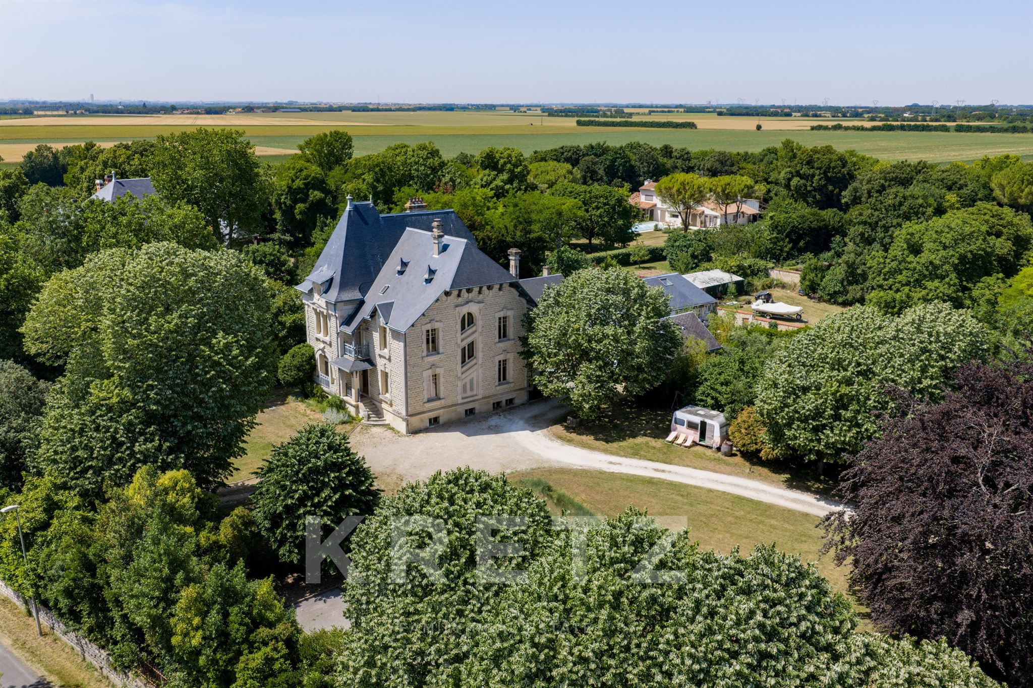 Charming Event Estate near La Rochelle – 1.2-hectare park & strong event potential