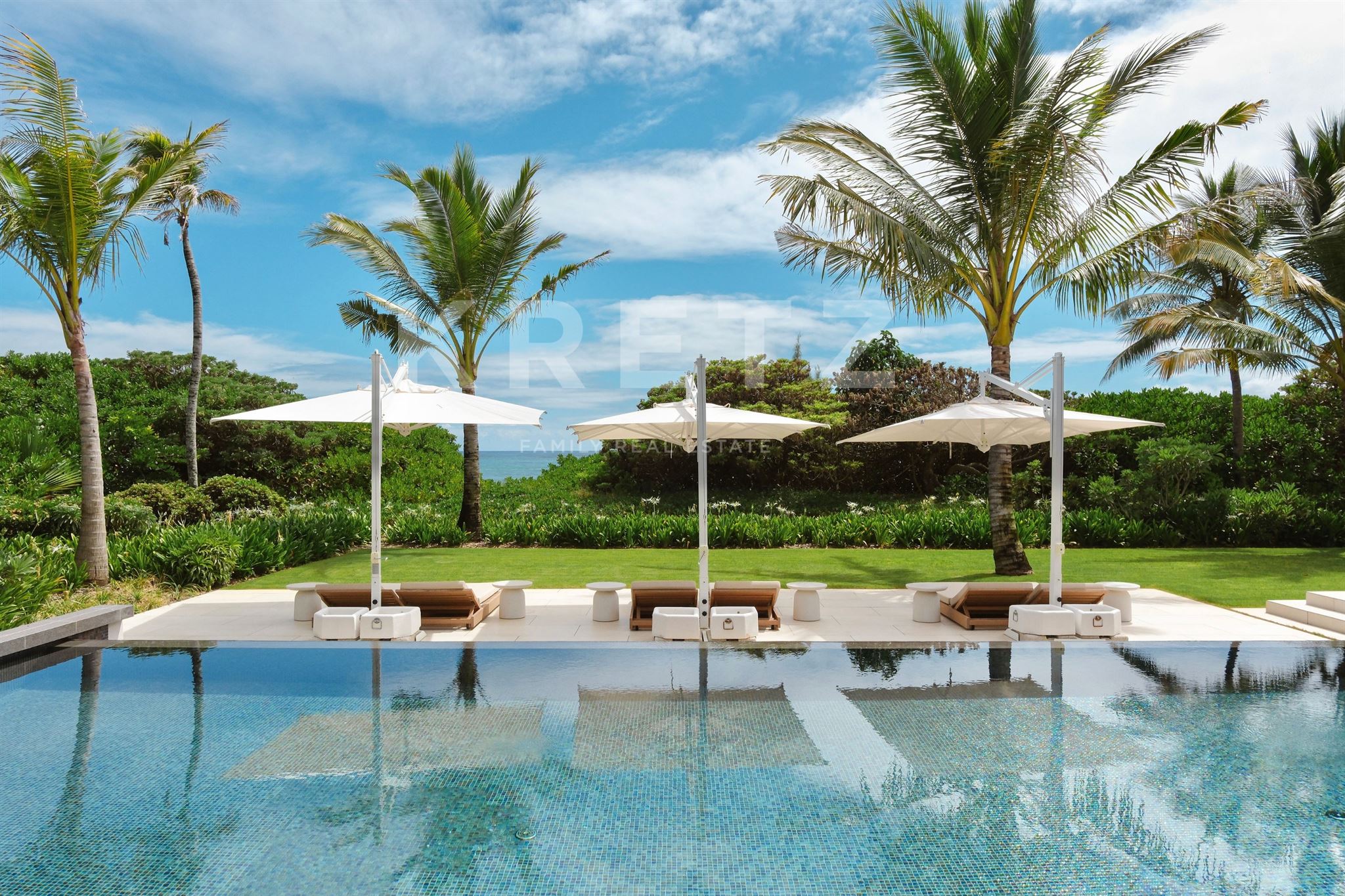 Exclusivity – Modern Beachfront Villa, Private Peninsula & 5* Hotel Access