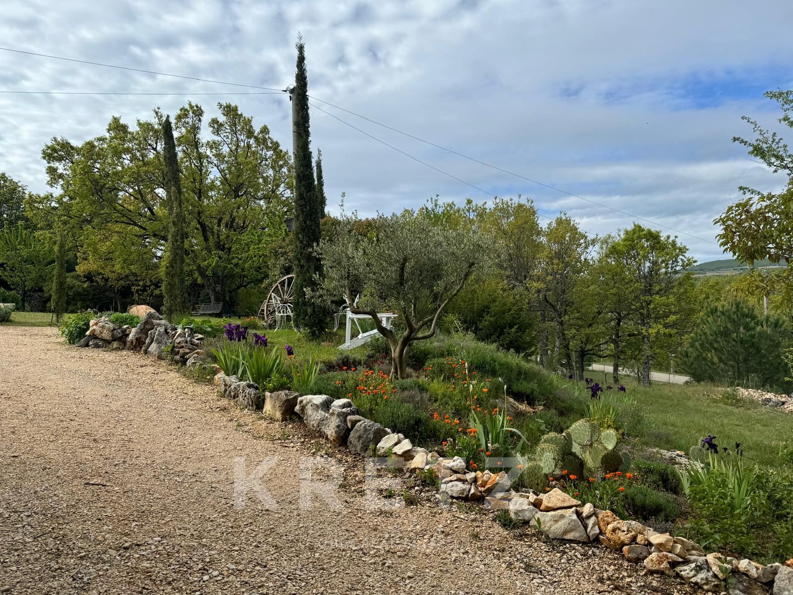 Renovated Provencal farmhouse