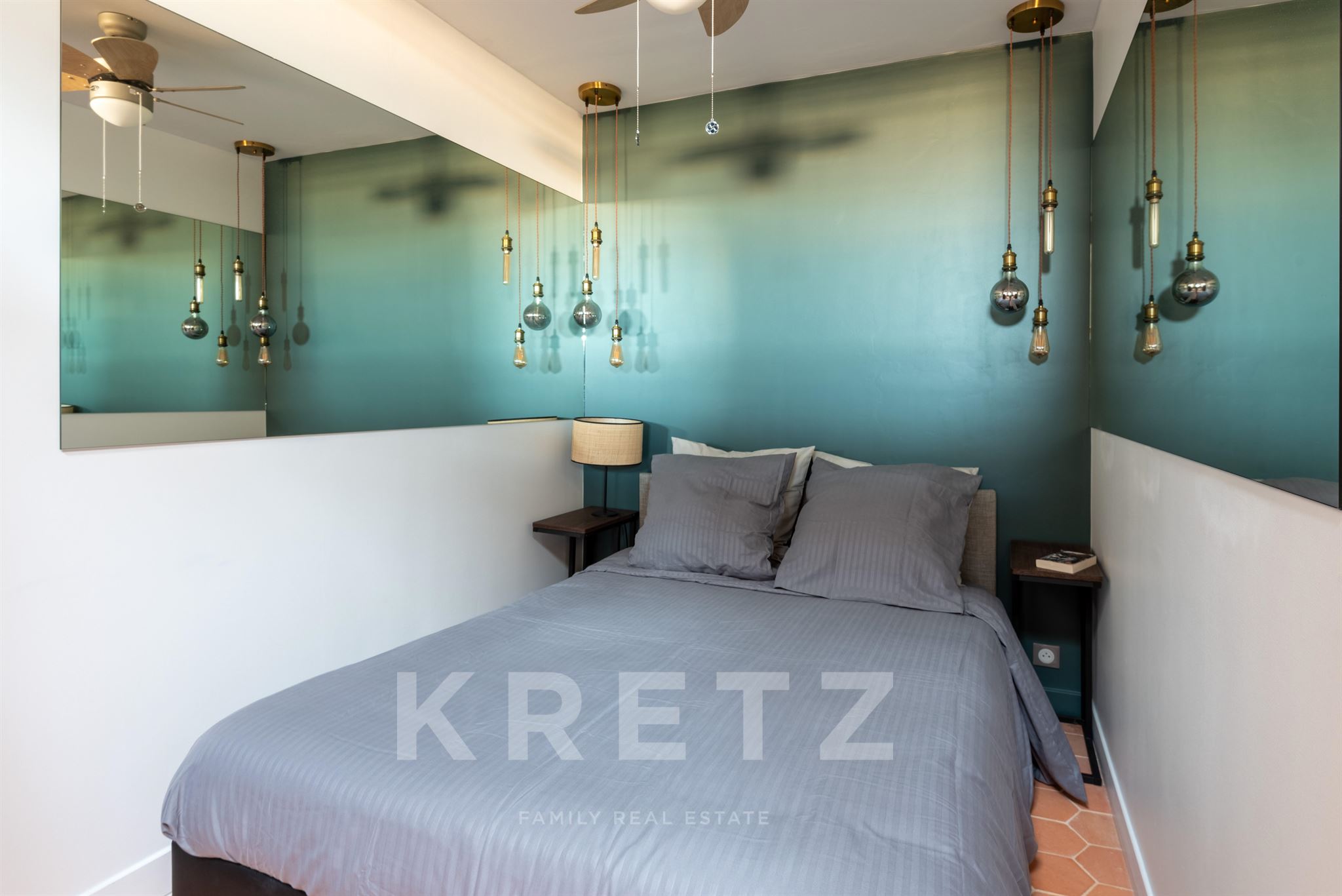 Completely renovated apartment with unobstructed view of the Old Port.