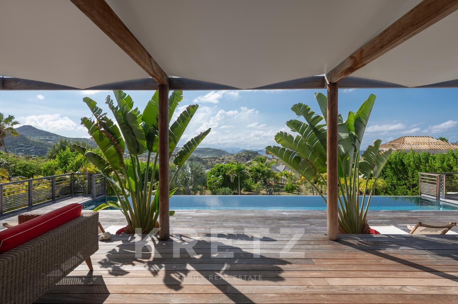 Contemporary Villa in a Private Estate with Lagoon Views