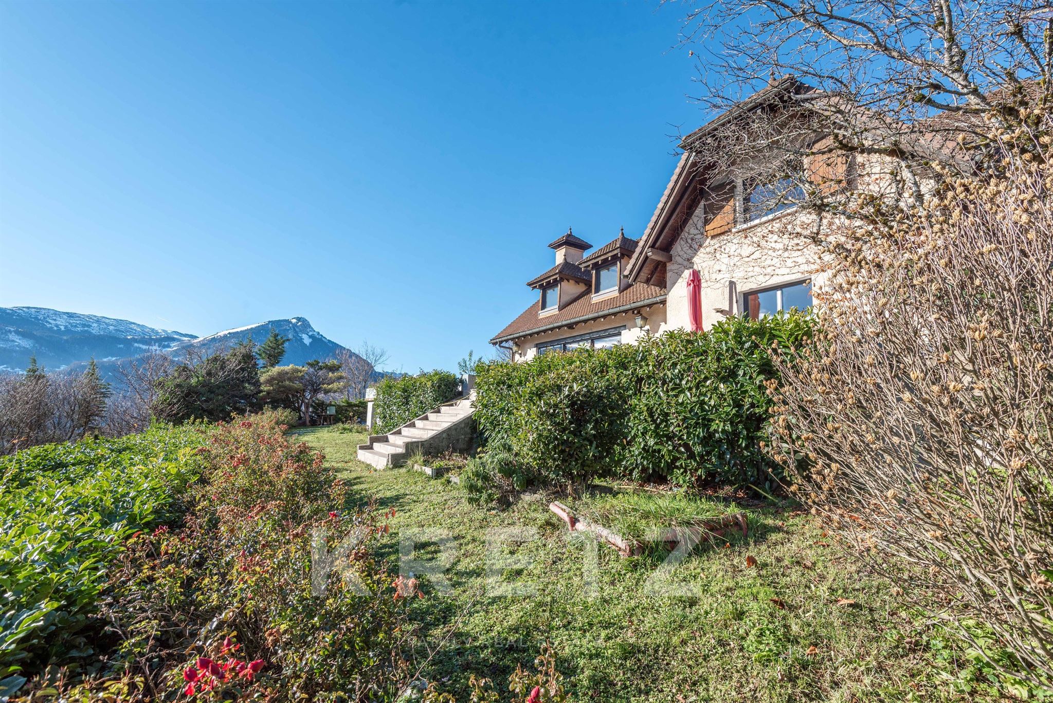 MARIGNIER – Panoramic Arve Valley View Property with Pool