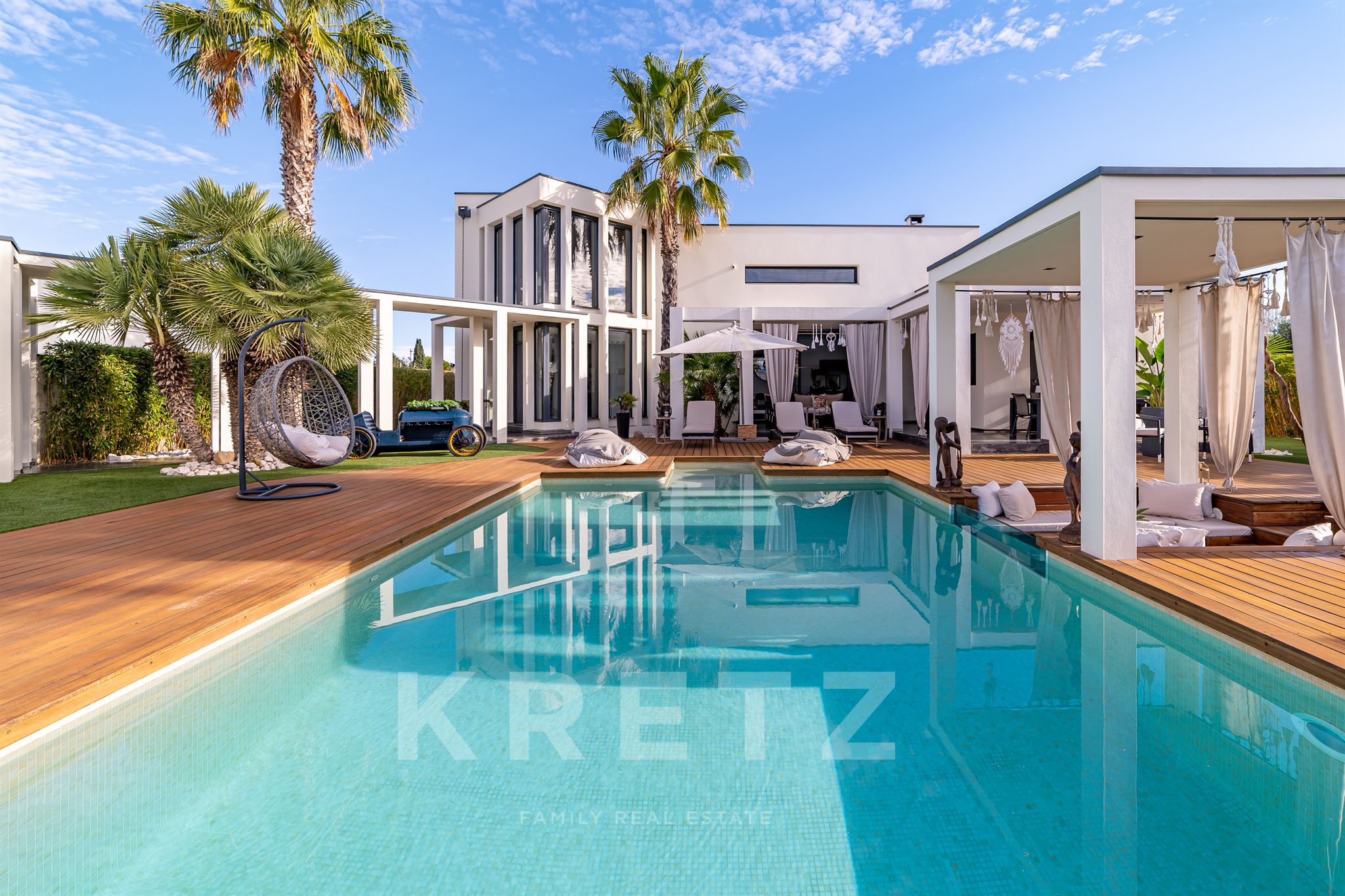 Contemporary seaside villa