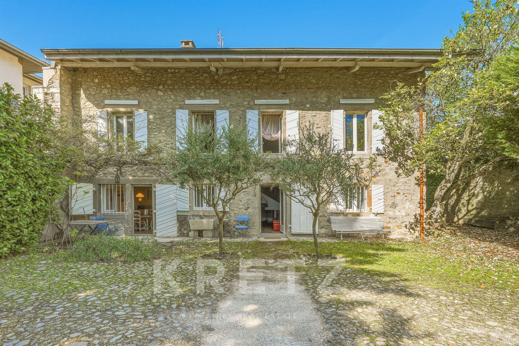 EXCLUSIVE – VEIGY-FONCENEX – Historic Estate of Character with 2 Residences and Outbuildings