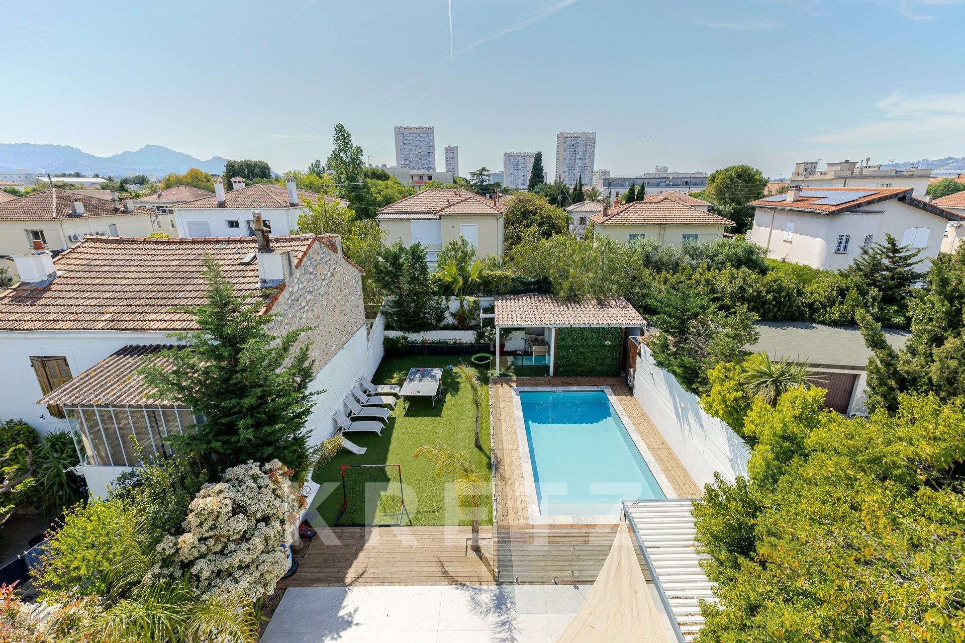 Marseille 9th District – Contemporary Private Mansion with Garden and Swimming Pool