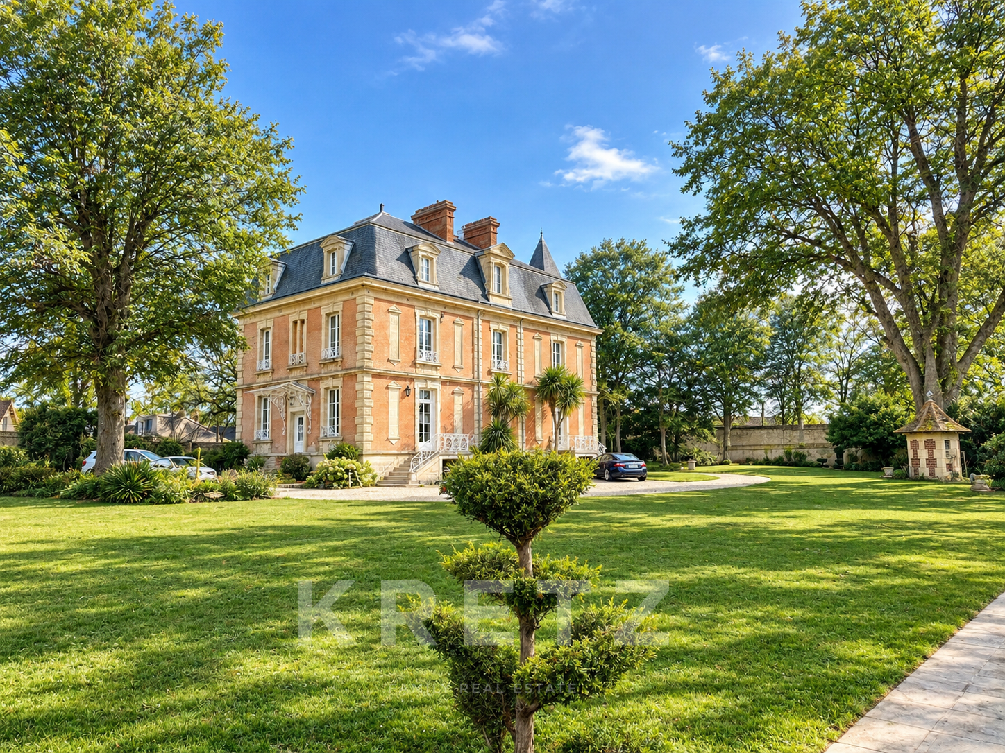 Exceptional 19th-Century Manor – 400 m from the Beach, swimming pool and parc 8000m2
