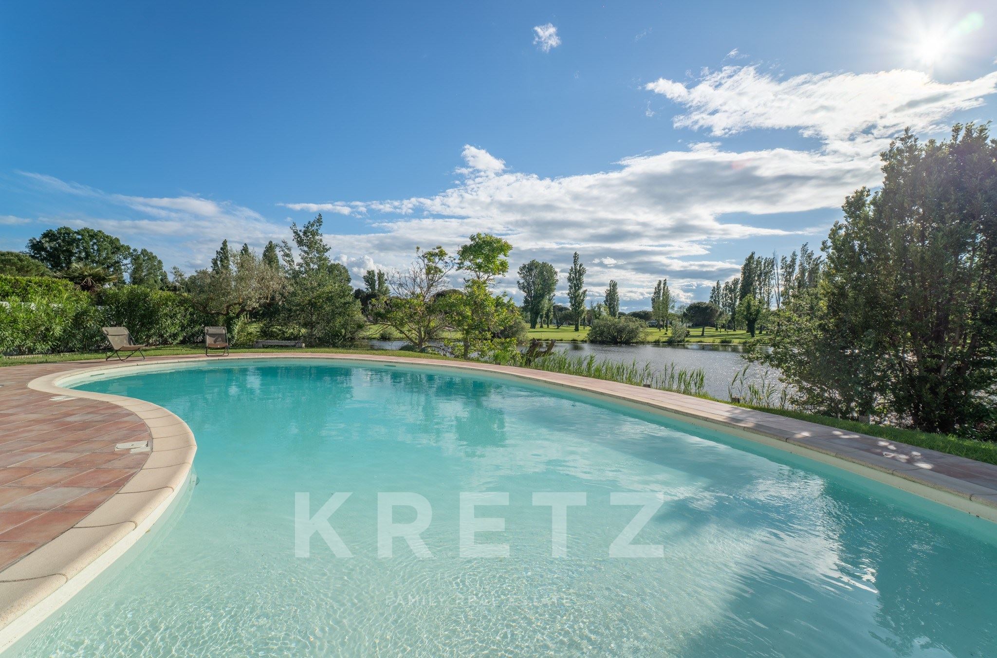Exceptionnal Californian-style villa on the front line of the Grande Motte Golf course