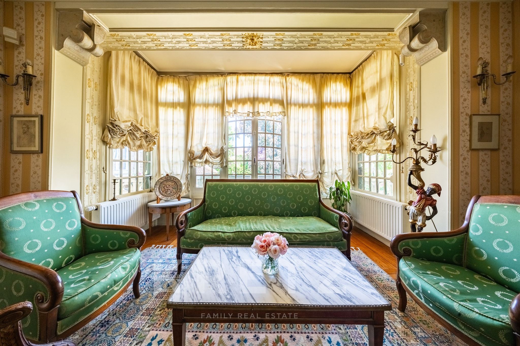 RARE - PROPRIETE DE CARACTERE - INTIMITE ABSOLUE AVEC JARDIN ET COURS - SAVIGNY-LES-BEAUNE