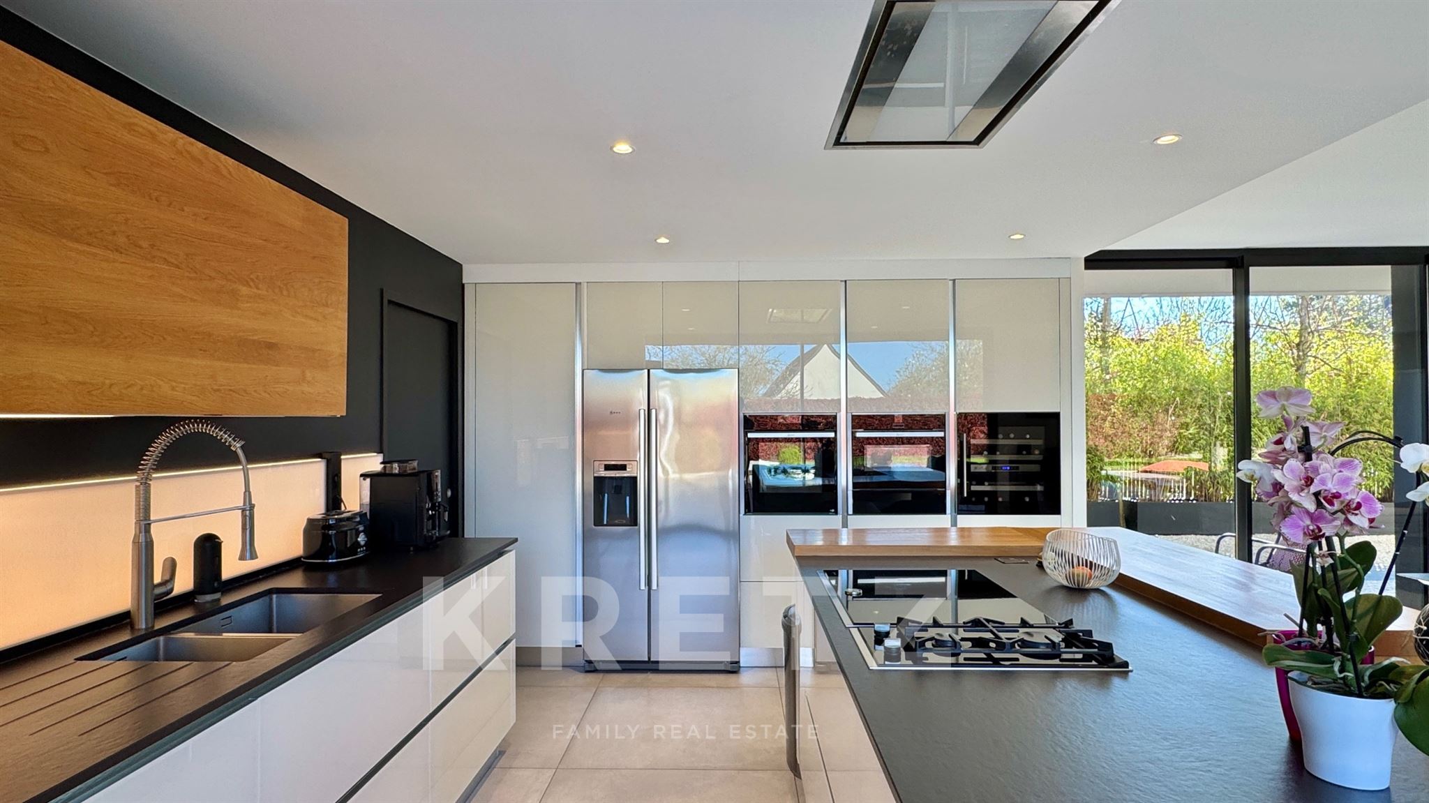 Contemporary villa on the outskirts of Tours