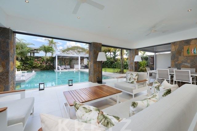 Exceptional villa with a huge swimming pool