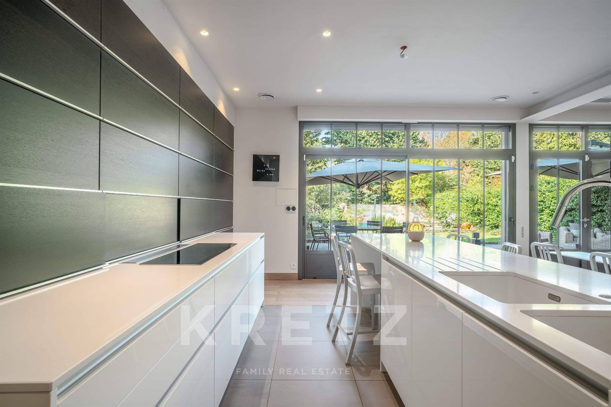 Bordeaux Caudéran — Directly facing Parc Bordelais, 420 sqm by Philippe Ducos